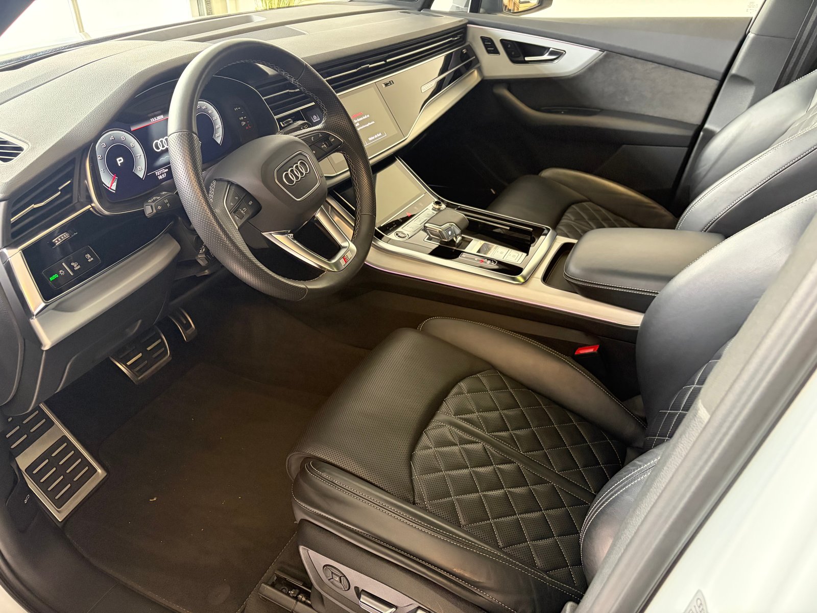 AUDI Q7 55 TFSI S Line quattro tiptronic/ 7 Plätze/ Panoram, Mild-Hybrid Benzin/Elektro, Occasion / Gebraucht, Automatik - 7
