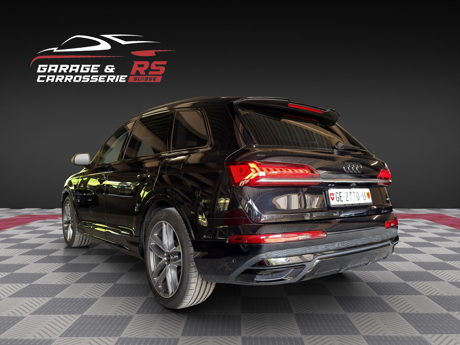 AUDI Q7 55 TFSI e quattro PHEV S line tiptronic, Plug-in-Hybrid Petrol/Electric, Second hand / Used, Automatic - 2