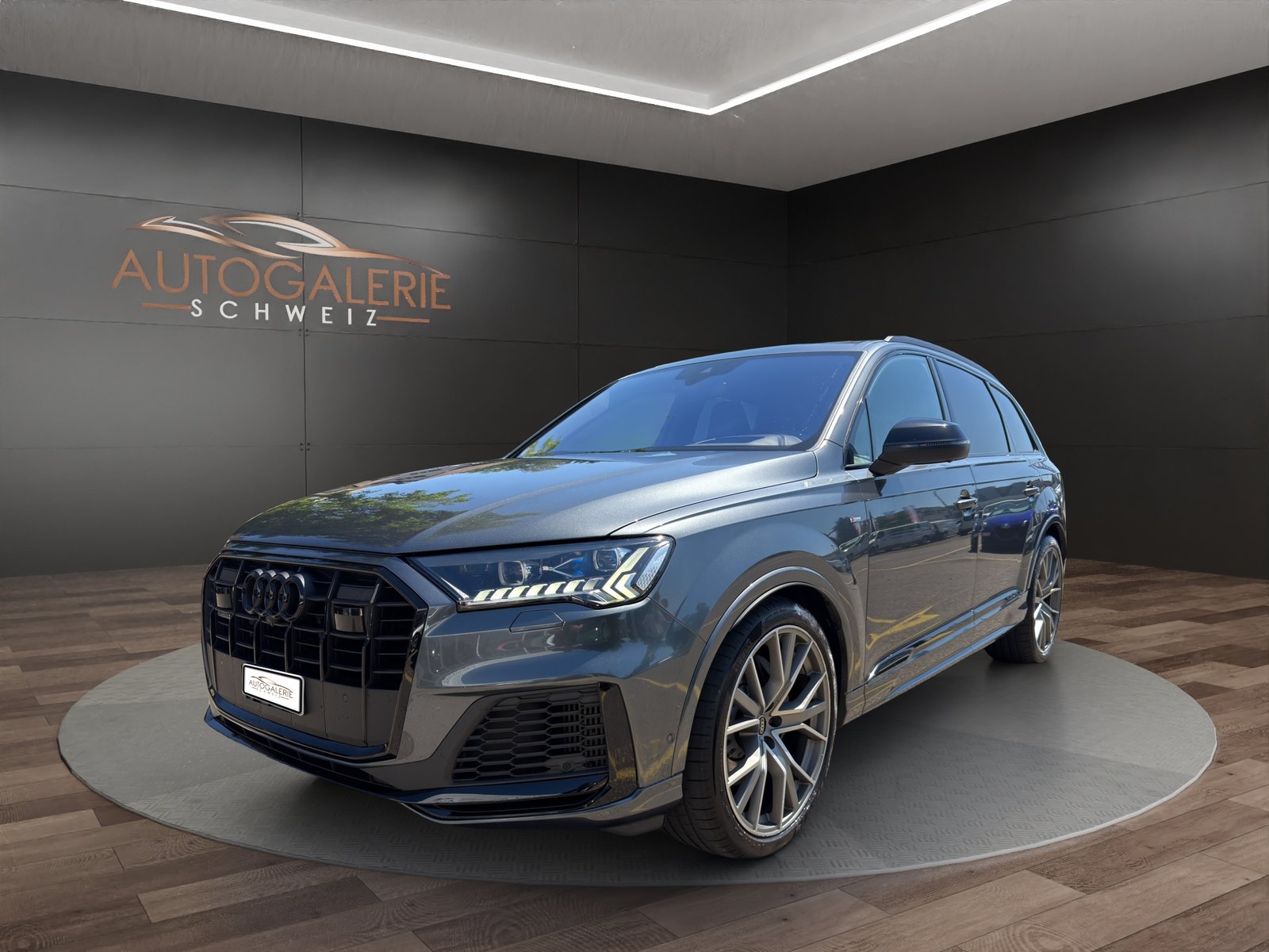 AUDI Q7 55 TFSI S Line quattro CH NP: 150K Alle Service