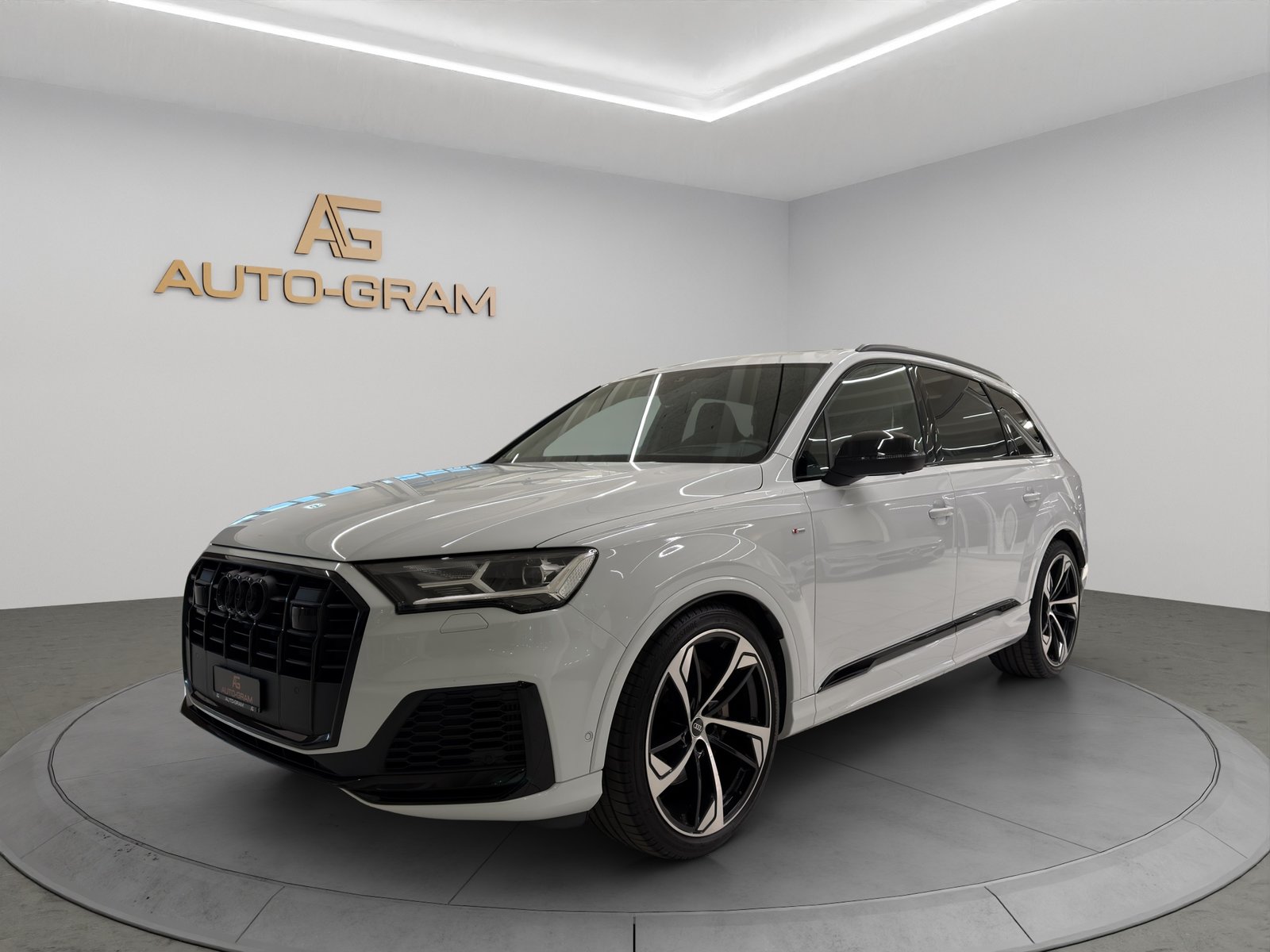 AUDI Q7 55 TFSI S Line quattro tiptronic