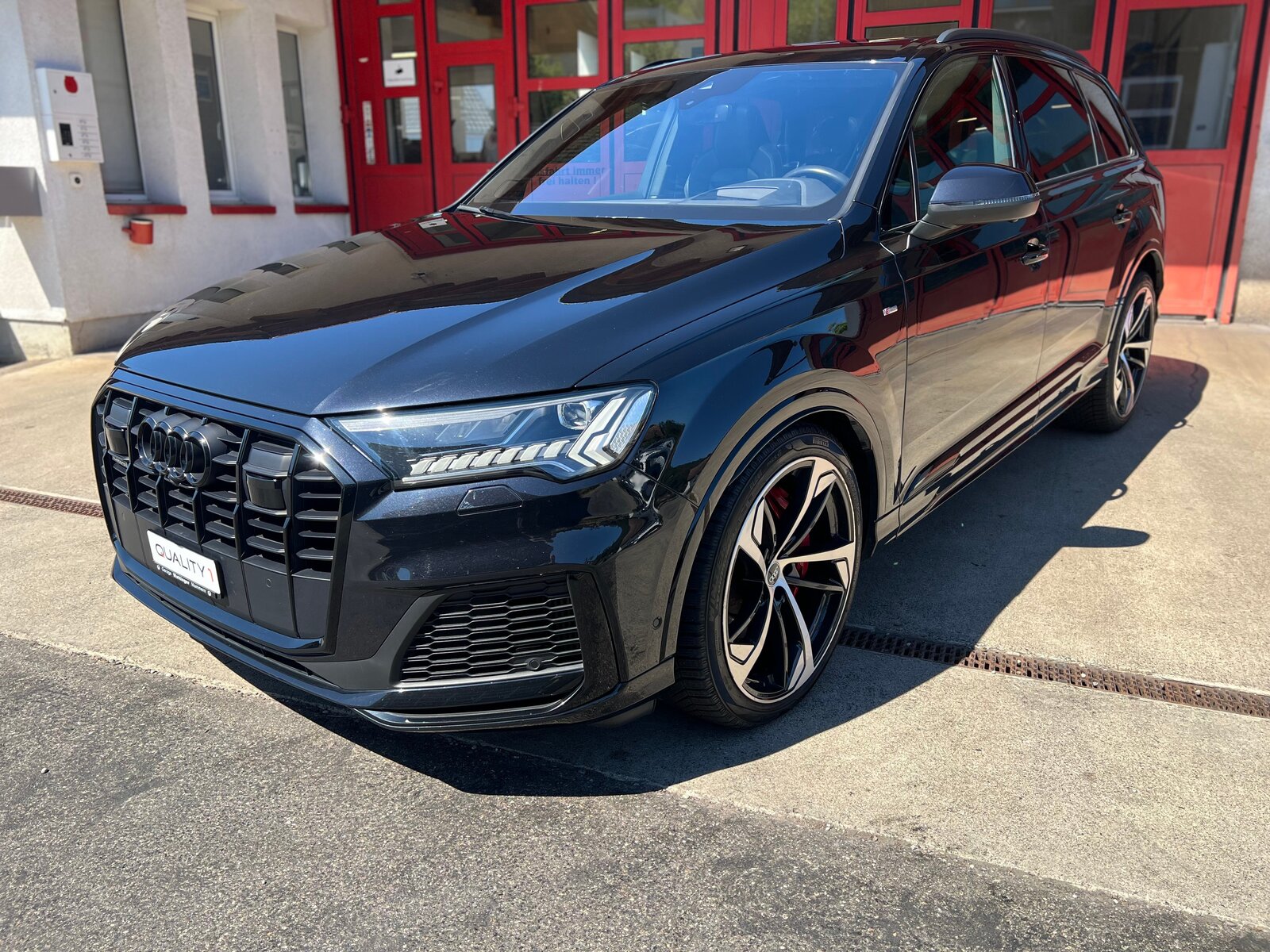 AUDI Q7 60 TFSI e quattro PHEV S line tiptronic, Hybride Rechargeable Essence/Électricité, Occasion / Utilisé, Automatique - 2