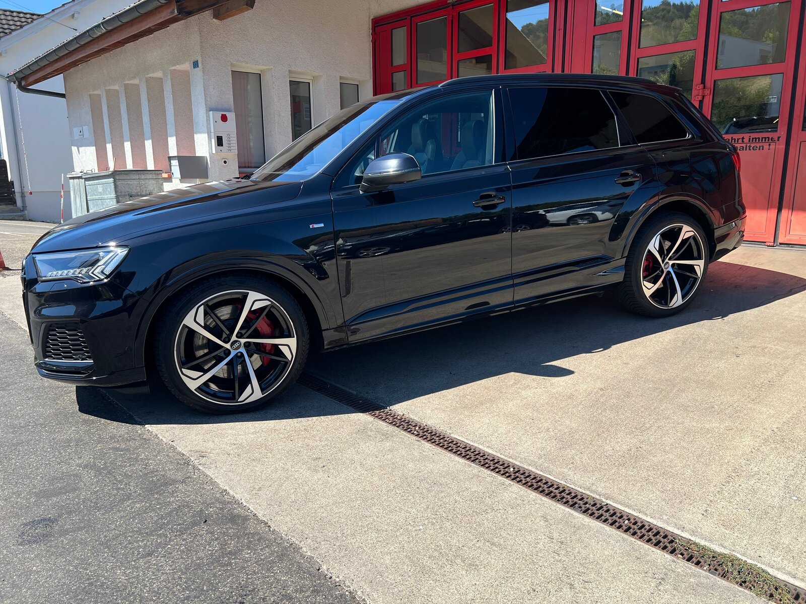 AUDI Q7 60 TFSI e quattro PHEV S line tiptronic, Hybride Rechargeable Essence/Électricité, Occasion / Utilisé, Automatique - 3