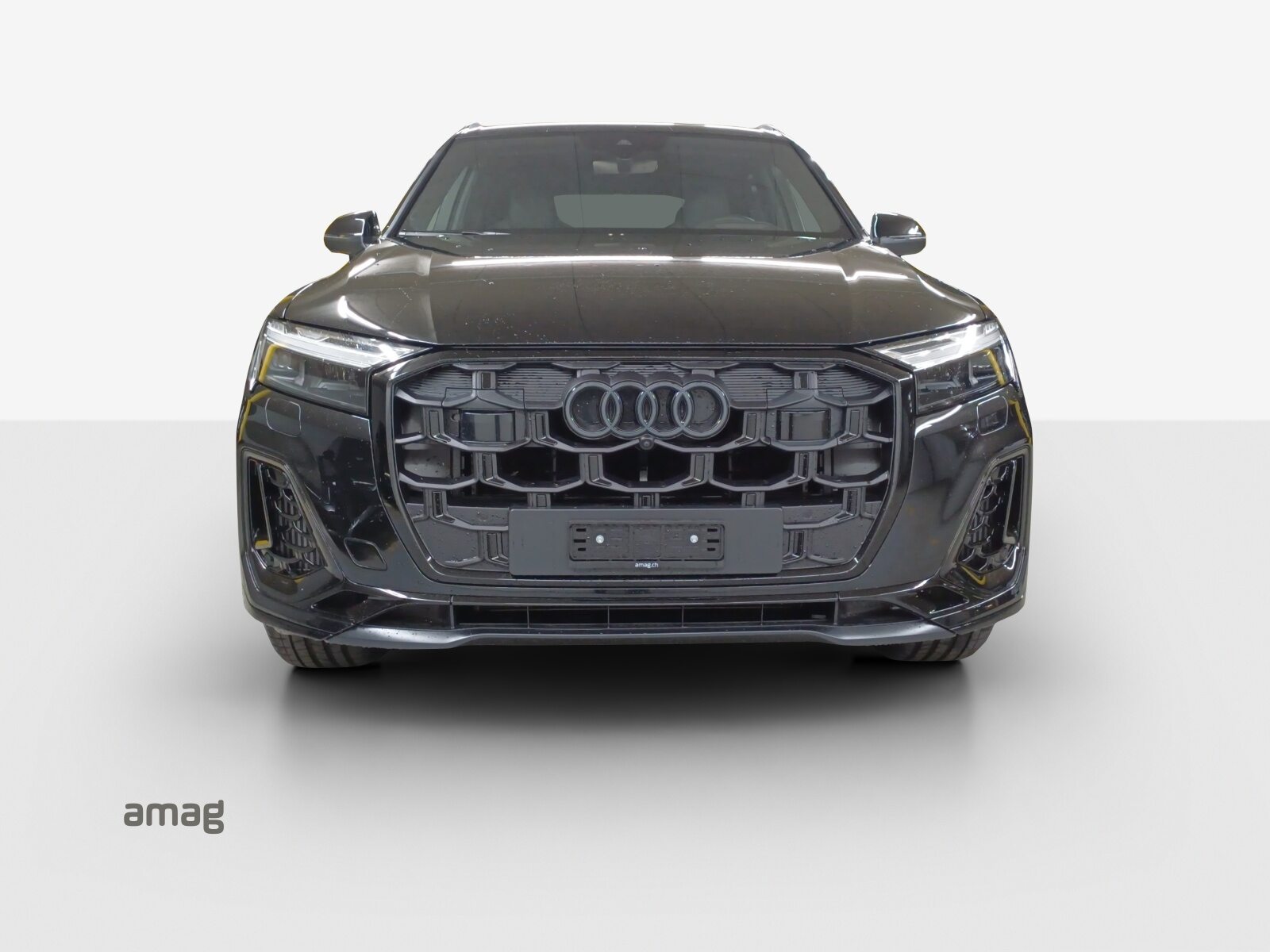 AUDI Q7 SUV S line TFSI e 290 kW, Full-Hybrid Petrol/Electric, Second hand / Used, Automatic - 7