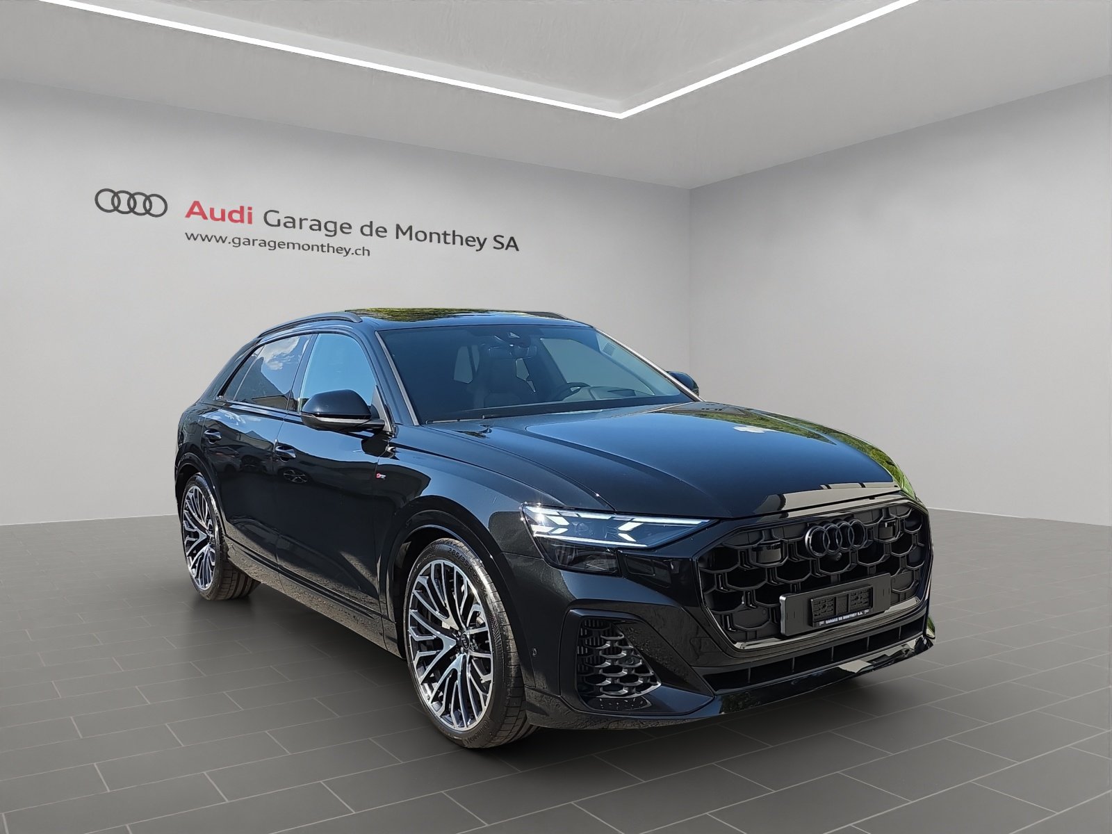 AUDI Q8 SUV TFSI e quattro 290 kW Attraction tiptronic, Plug-in-Hybrid Benzin/Elektro, Neuwagen, Automatik - 3