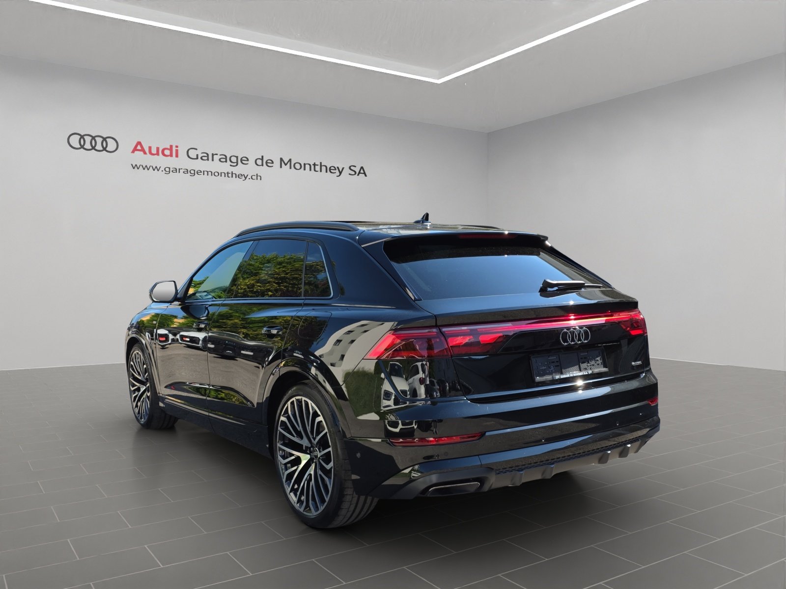 AUDI Q8 SUV TFSI e quattro 290 kW Attraction tiptronic, Plug-in-Hybrid Benzin/Elektro, Neuwagen, Automatik - 6
