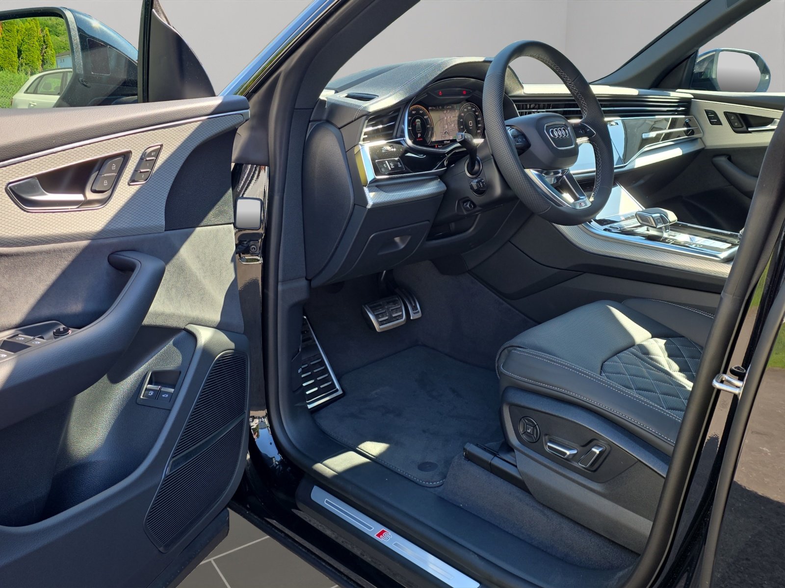 AUDI Q8 SUV TFSI e quattro 290 kW Attraction tiptronic, Plug-in-Hybrid Benzin/Elektro, Neuwagen, Automatik - 7