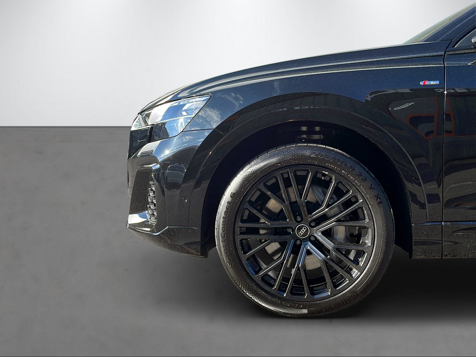 AUDI Q8 SUV 3.0 TFSI e Attraction quattro 290 T-Tronic, Full-Hybrid Petrol/Electric, New car, Automatic - 5