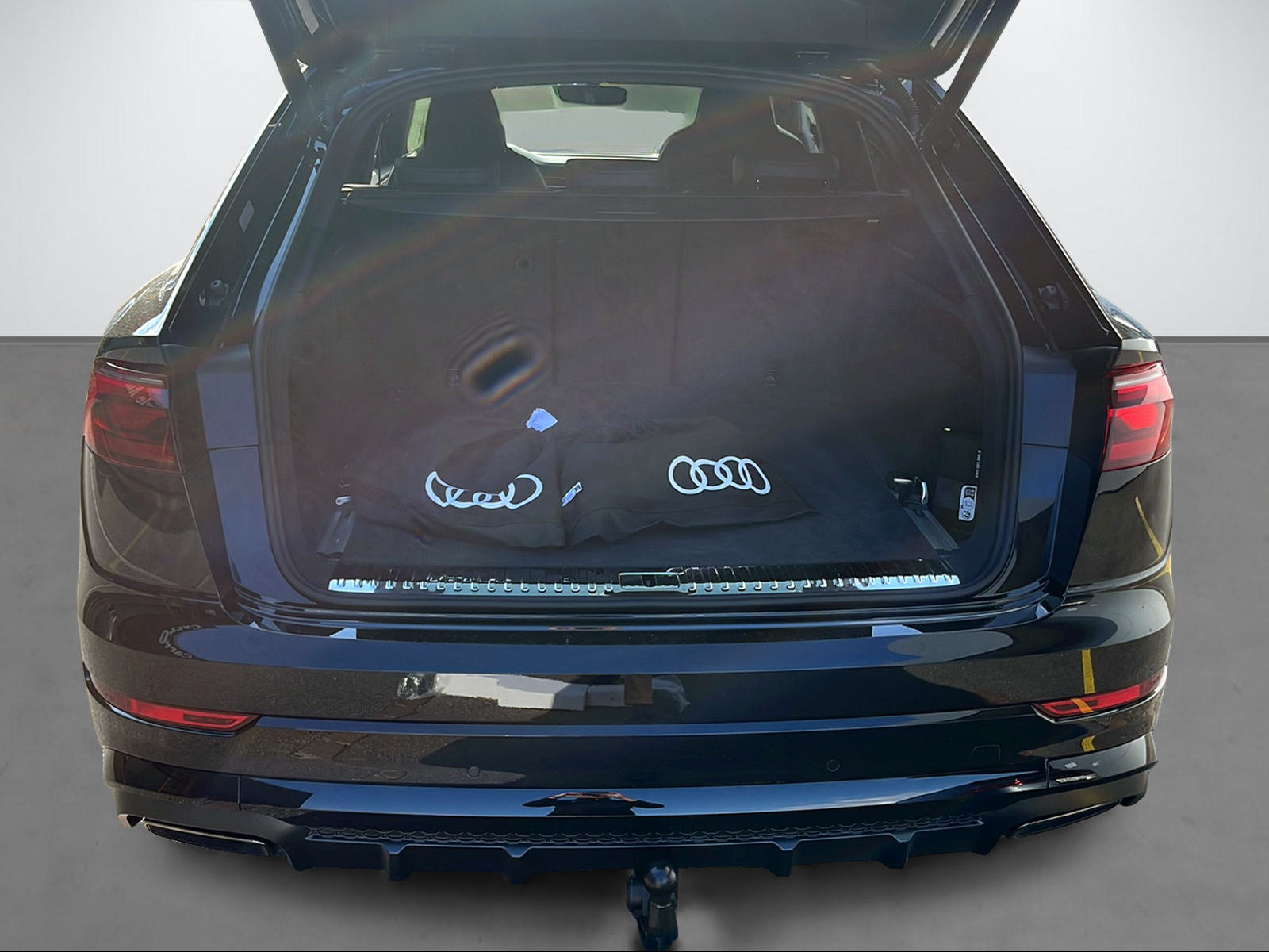 AUDI Q8 SUV 3.0 TFSI e Attraction quattro 290 T-Tronic, Full-Hybrid Petrol/Electric, New car, Automatic - 7