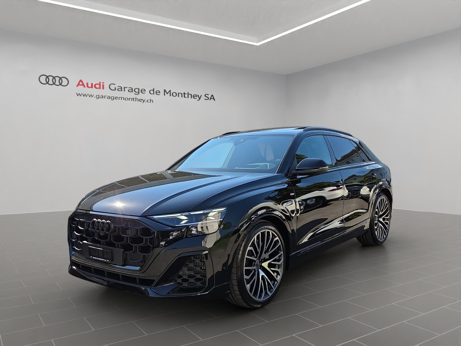 AUDI Q8 SUV TFSI e 290 kW Attraction