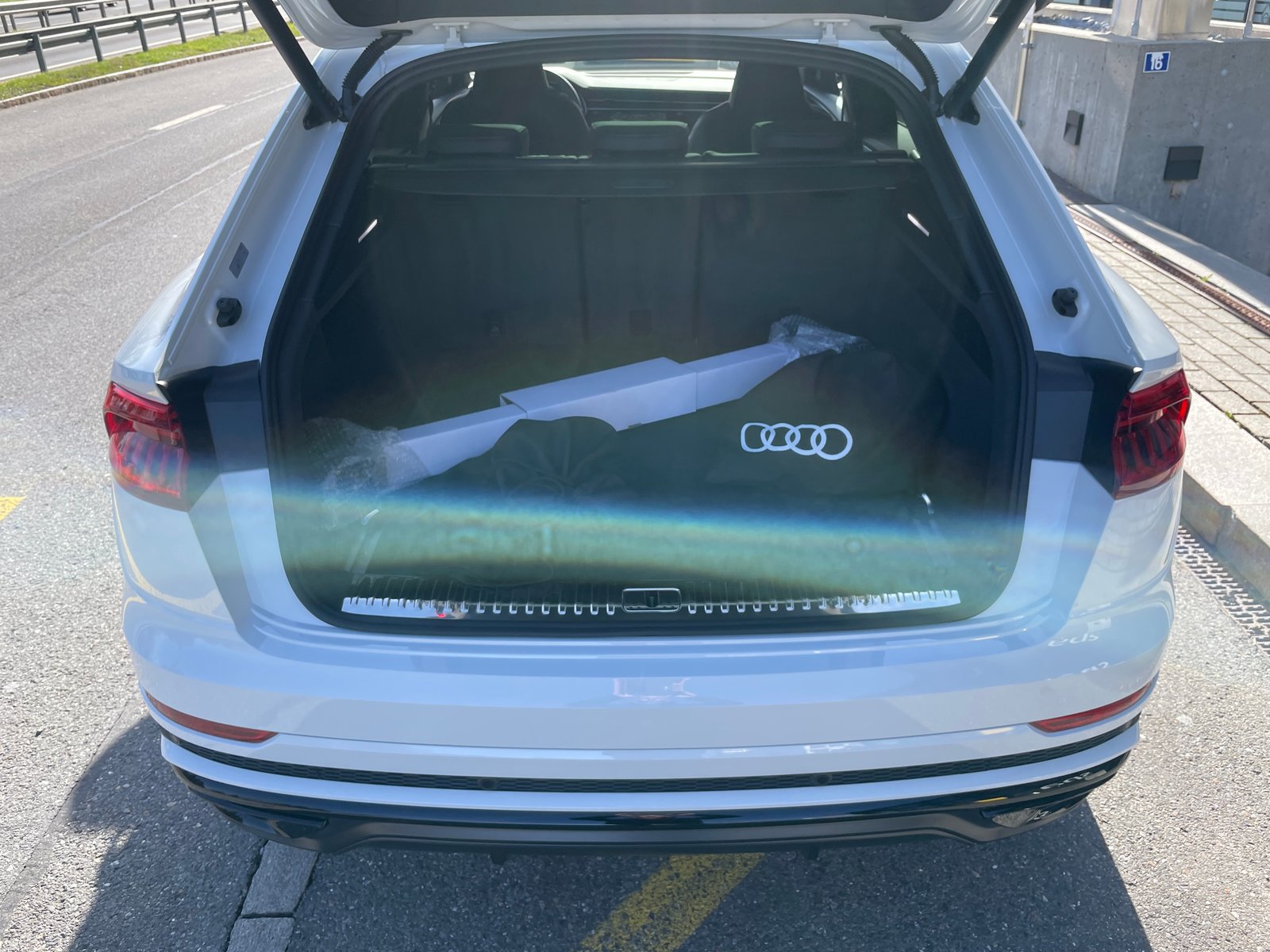AUDI Q8 60 TFSI e quattro PHEV tiptronic, Plug-in-Hybrid Benzina/Elettrica, Auto nuove, Automatico - 7