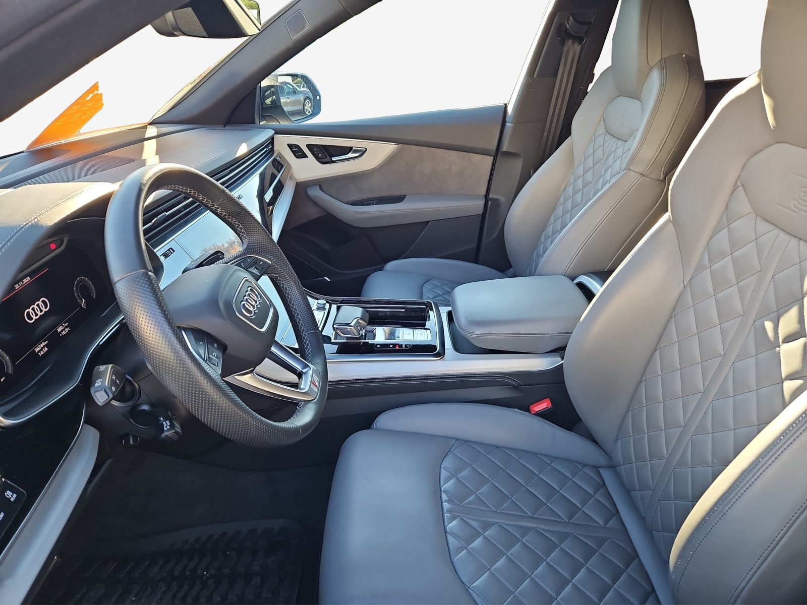 AUDI Q8 60 TFSI e, Hybride Intégral Essence/Électricité, Occasion / Utilisé, Automatique - 7