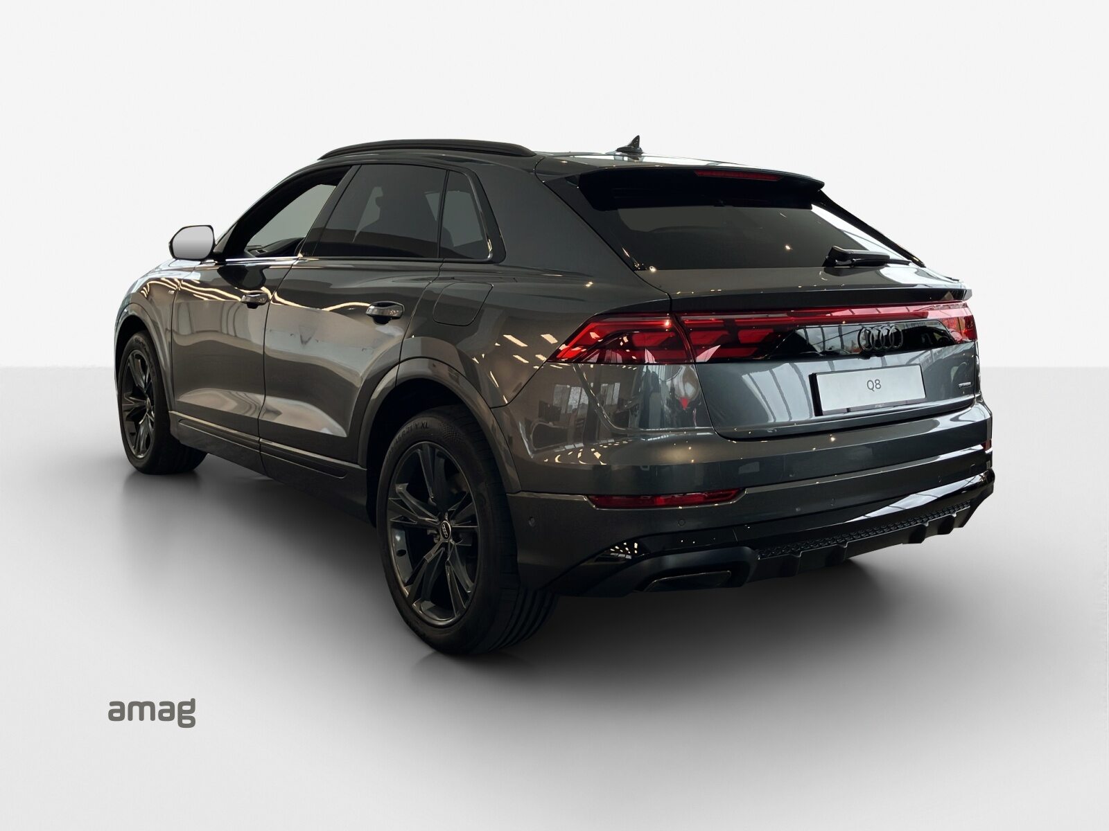 AUDI Q8 SUV TFSI e 290 kW Attraction, Full-Hybrid Petrol/Electric, Second hand / Used, Automatic - 3