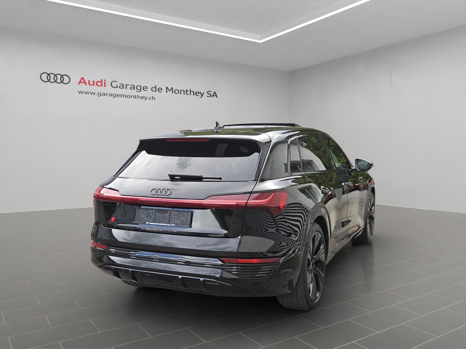 AUDI Q8 55 e-tron S line quattro, Elettrica, Occasioni / Usate, Automatico - 4