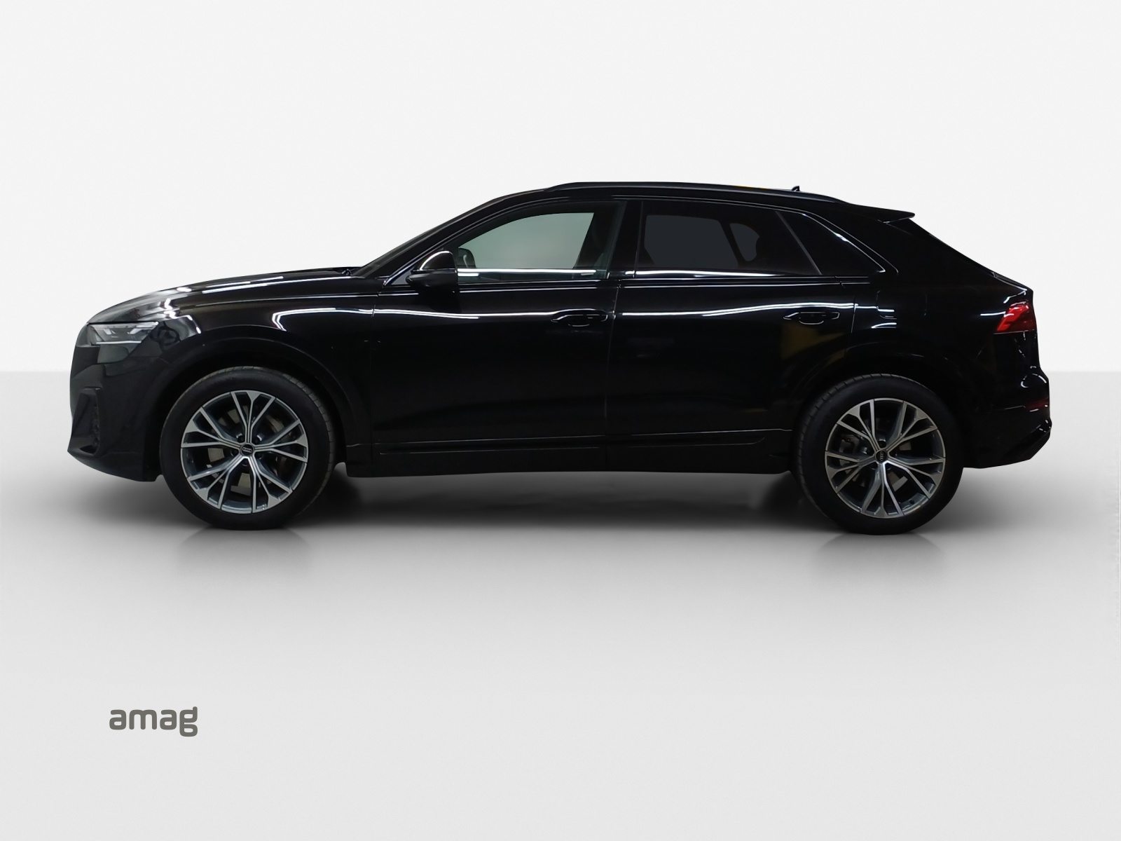 AUDI Q8 SUV 55 TFSI e, Full-Hybrid Petrol/Electric, Second hand / Used, Automatic - 2