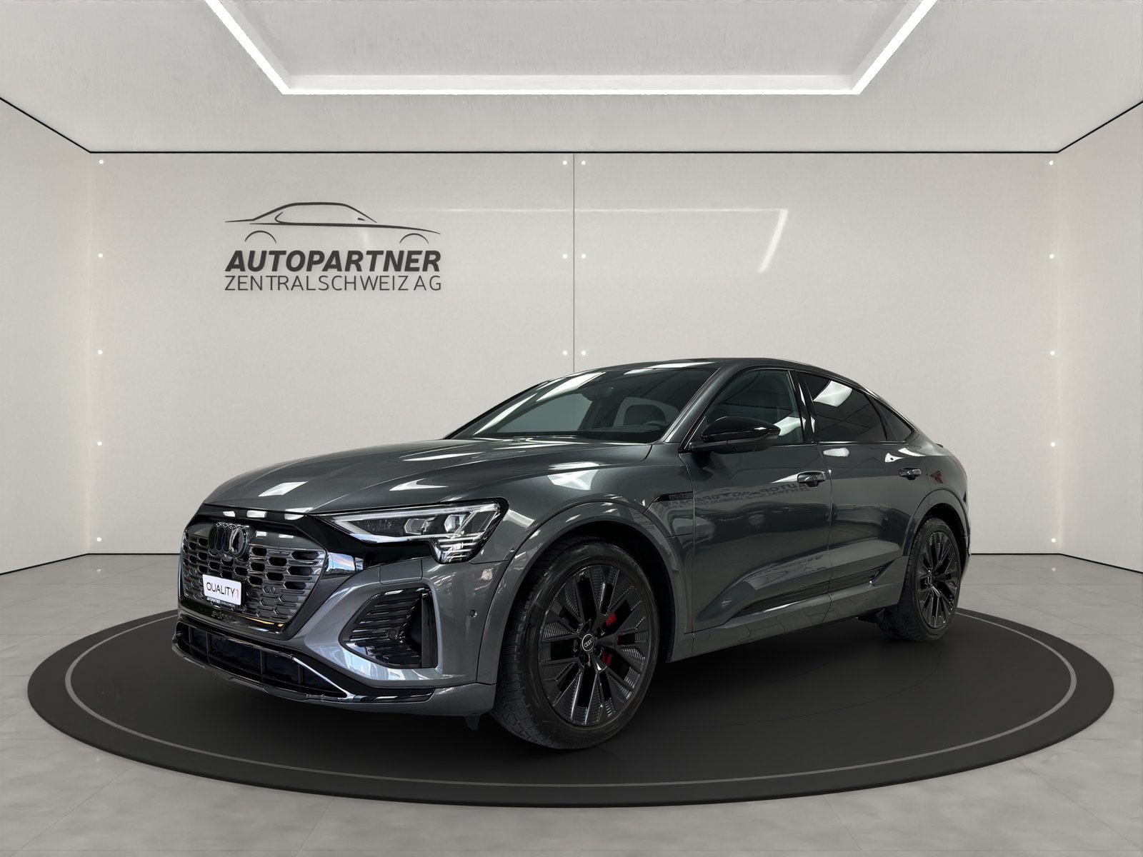 AUDI Q8 Sportback 50 e-tron Black Edition quattro, Electric, Second hand / Used, Automatic - 2