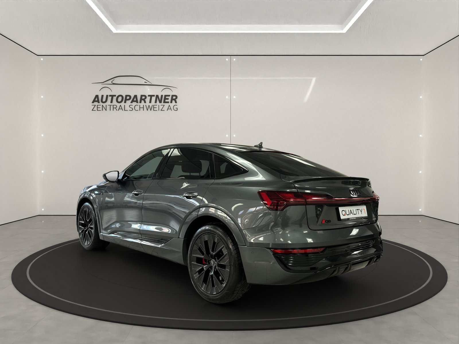 AUDI Q8 Sportback 50 e-tron Black Edition quattro, Electric, Second hand / Used, Automatic - 3
