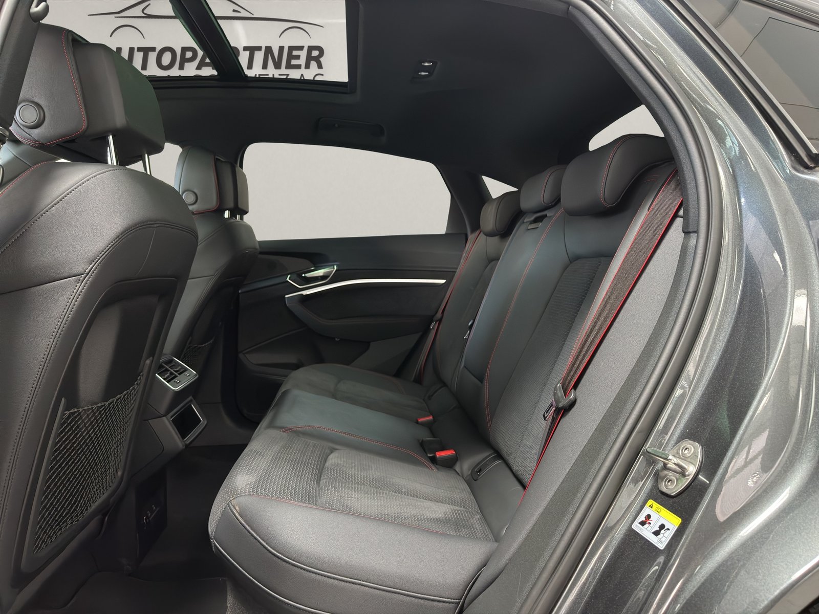 AUDI Q8 Sportback 50 e-tron Black Edition quattro, Electric, Second hand / Used, Automatic - 7