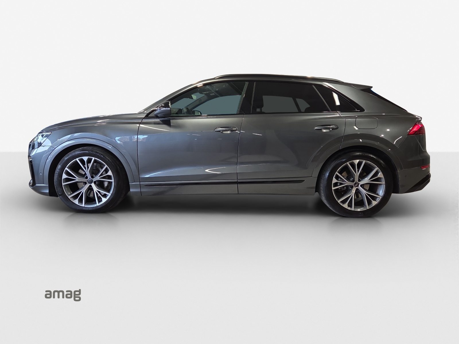 AUDI Q8 SUV 55 TFSI e, Full-Hybrid Petrol/Electric, Second hand / Used, Automatic - 2