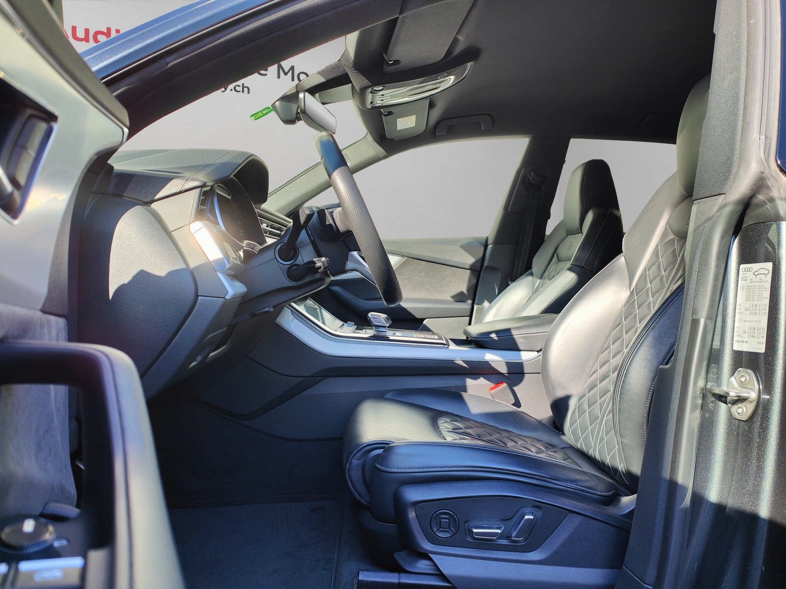 AUDI Q8 45 TDI Black Edition, Diesel, Occasion / Utilisé, Automatique - 7