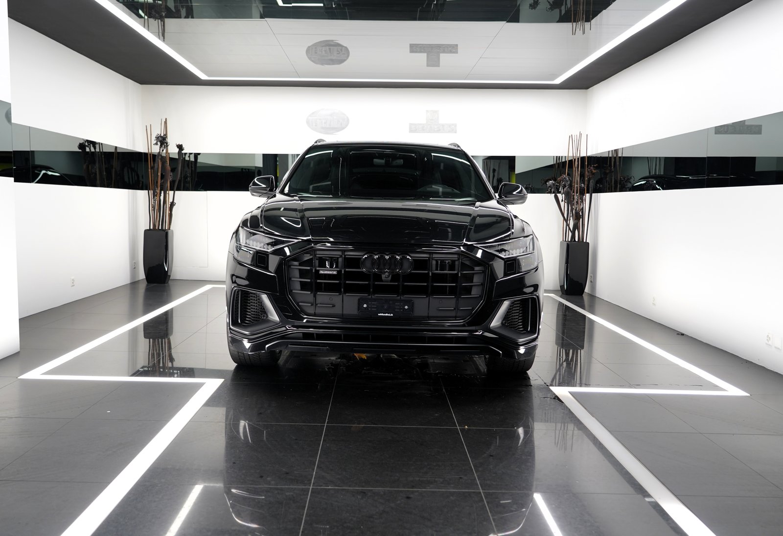 AUDI Q8 55 TFSI quattro, Hybride Léger Essence/Électricité, Occasion / Utilisé, Automatique - 3