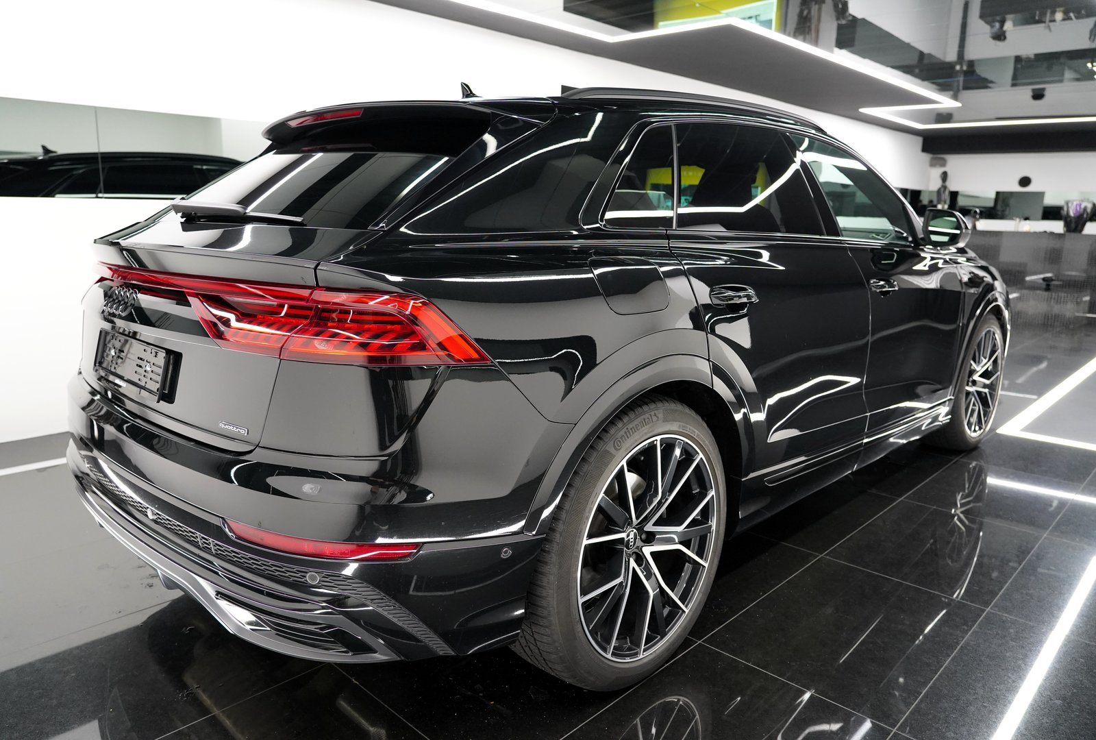 AUDI Q8 55 TFSI quattro, Hybride Léger Essence/Électricité, Occasion / Utilisé, Automatique - 4