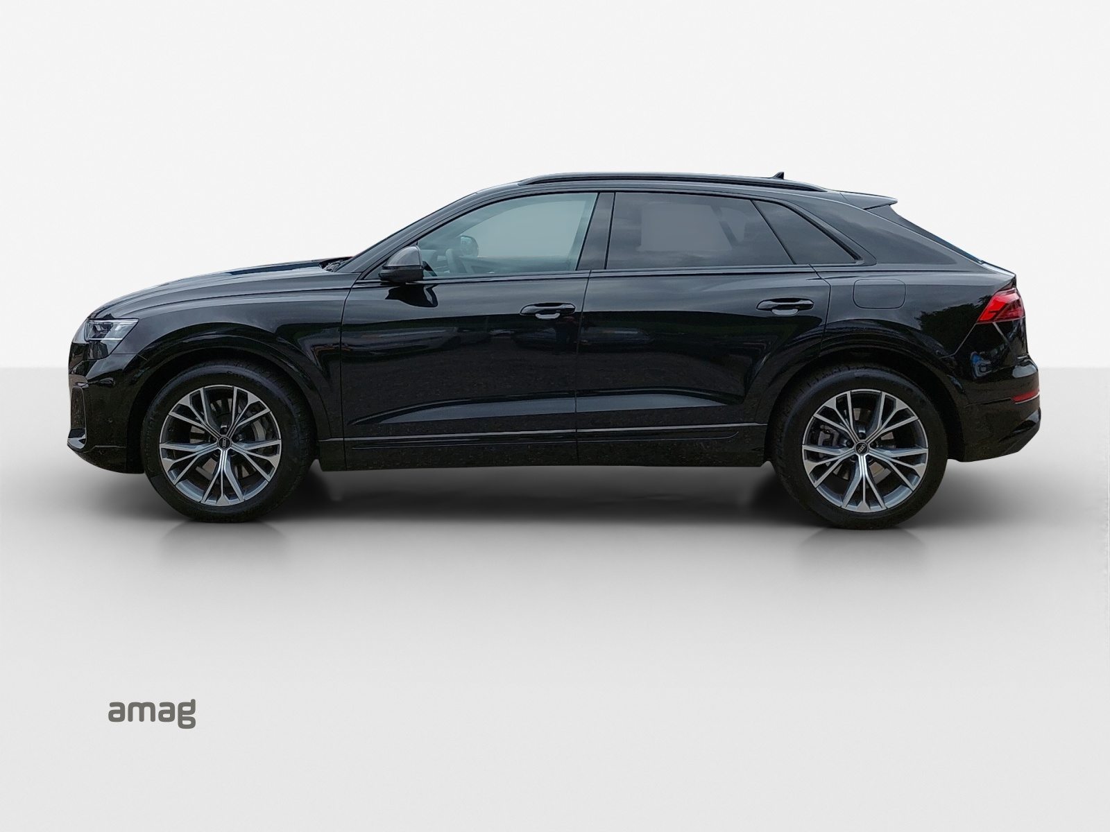AUDI Q8 SUV 55 TFSI e, Full-Hybrid Petrol/Electric, Second hand / Used, Automatic - 2