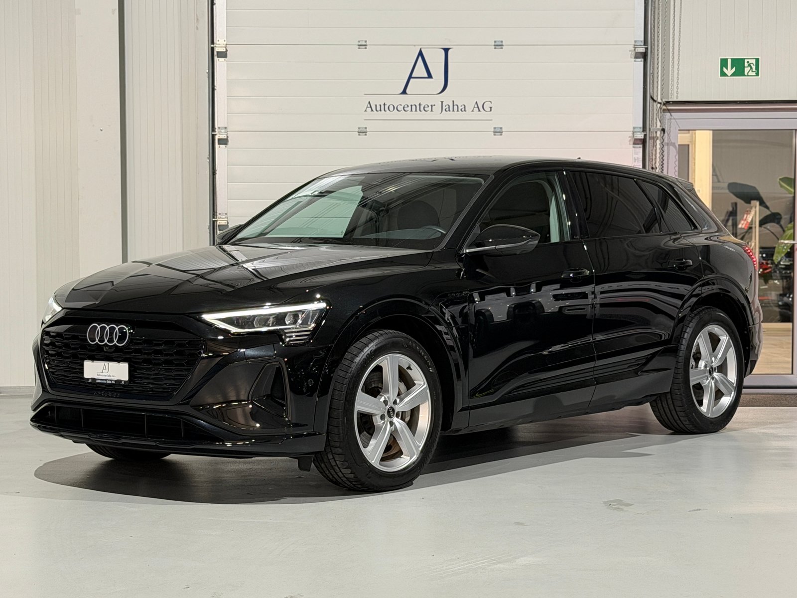 AUDI Q8 55 e-tron advanced quattro CH-Fahrzeug inkl. Werksga, Elektro, Occasion / Gebraucht, Automatik - 5
