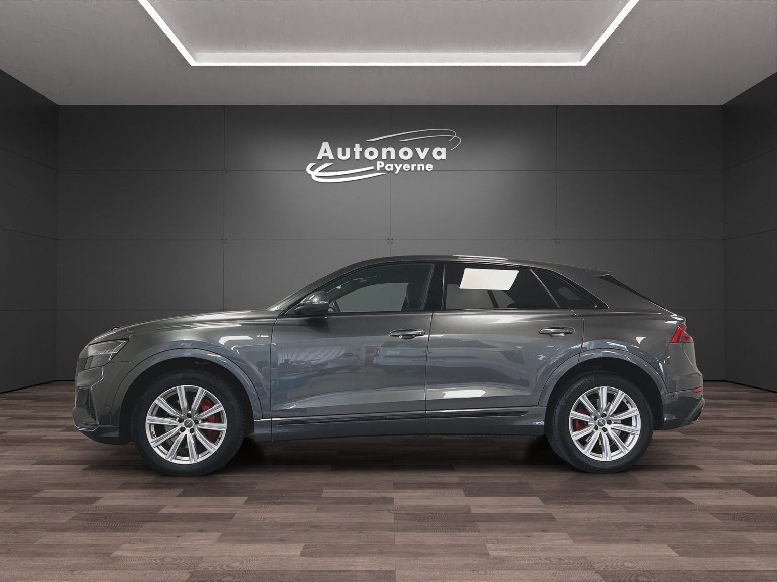 AUDI Q8 55 TFSI quattro tiptronic, Mild-Hybrid Petrol/Electric, Second hand / Used, Automatic - 3