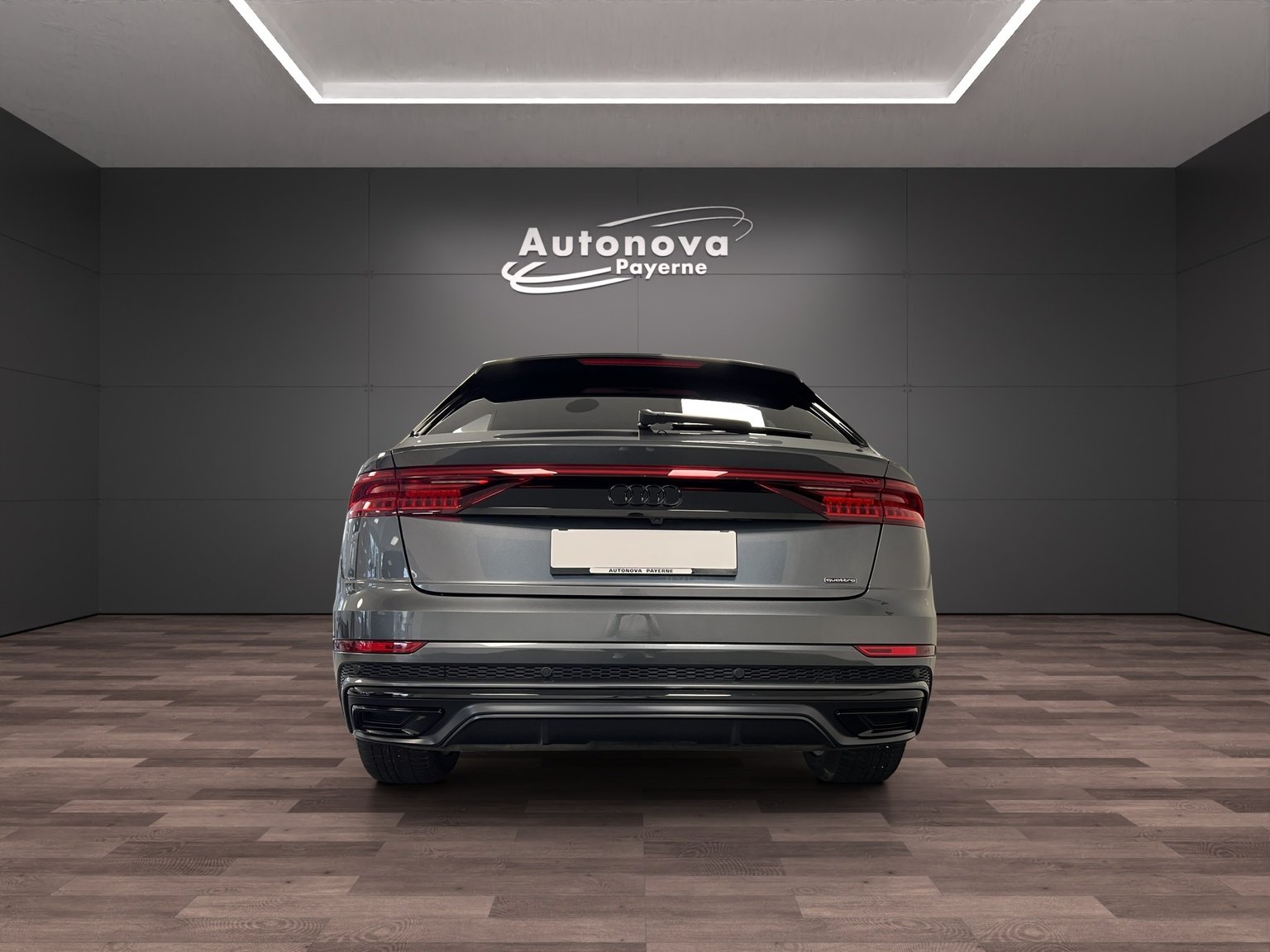 AUDI Q8 55 TFSI quattro tiptronic, Mild-Hybrid Petrol/Electric, Second hand / Used, Automatic - 5