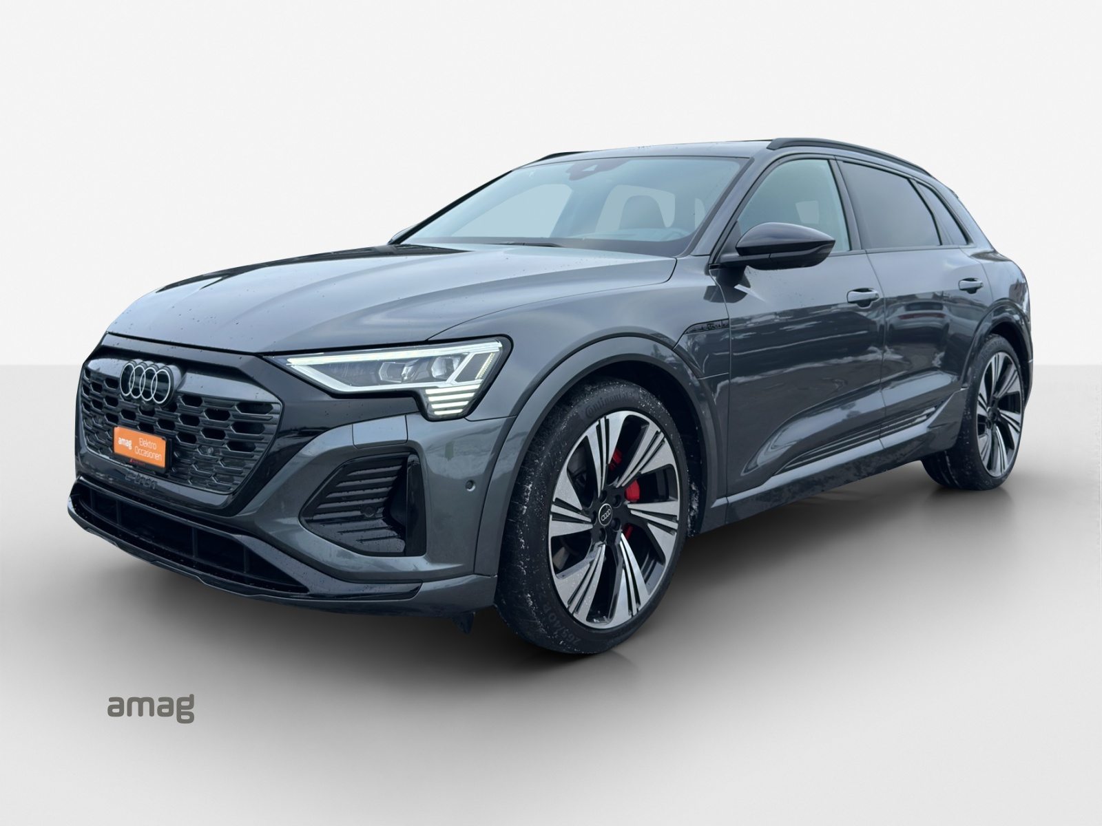 AUDI Q8 50 e-tron Black Edition