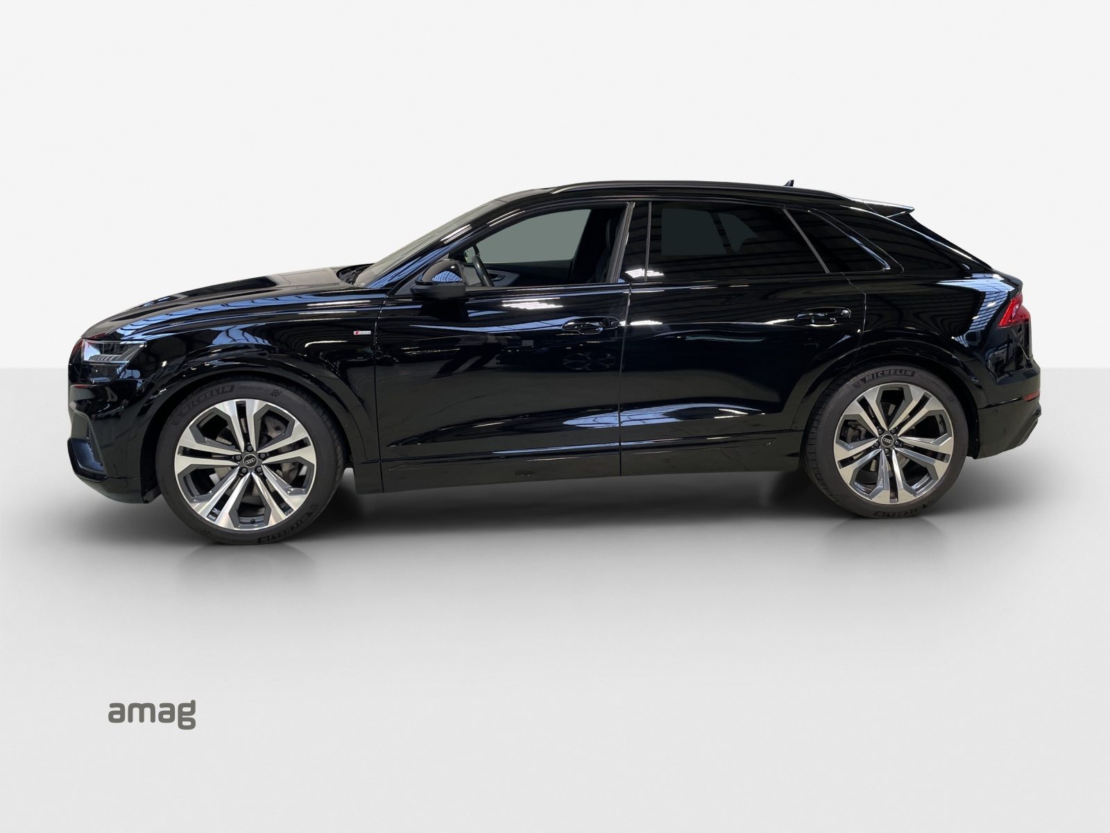 AUDI Q8 55 TFSI Black Edition, Petrol, Second hand / Used, Automatic - 2