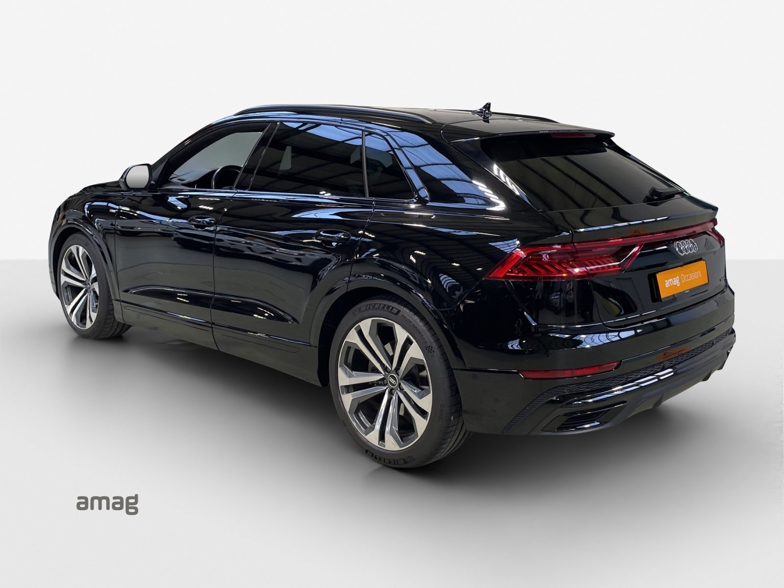AUDI Q8 55 TFSI Black Edition, Petrol, Second hand / Used, Automatic - 3