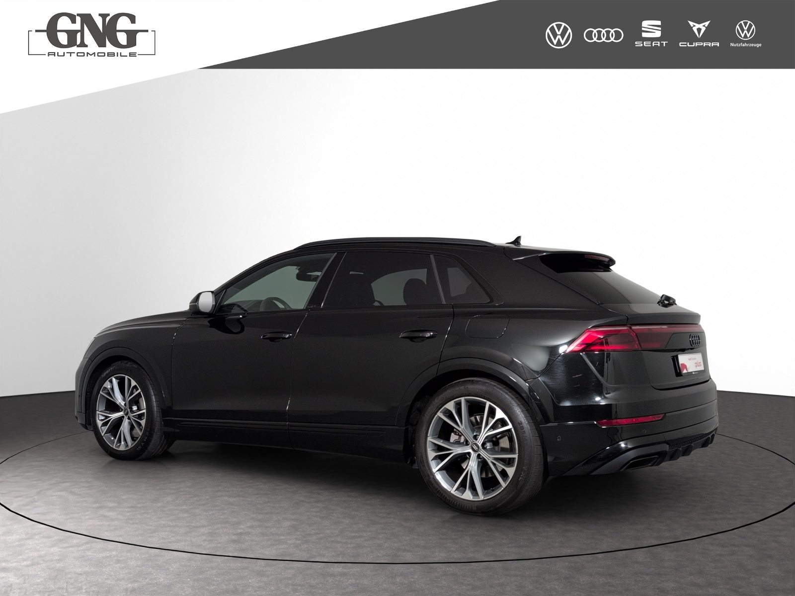 AUDI Q8 SUV 55 TFSI e, Full-Hybrid Petrol/Electric, Second hand / Used, Automatic - 2