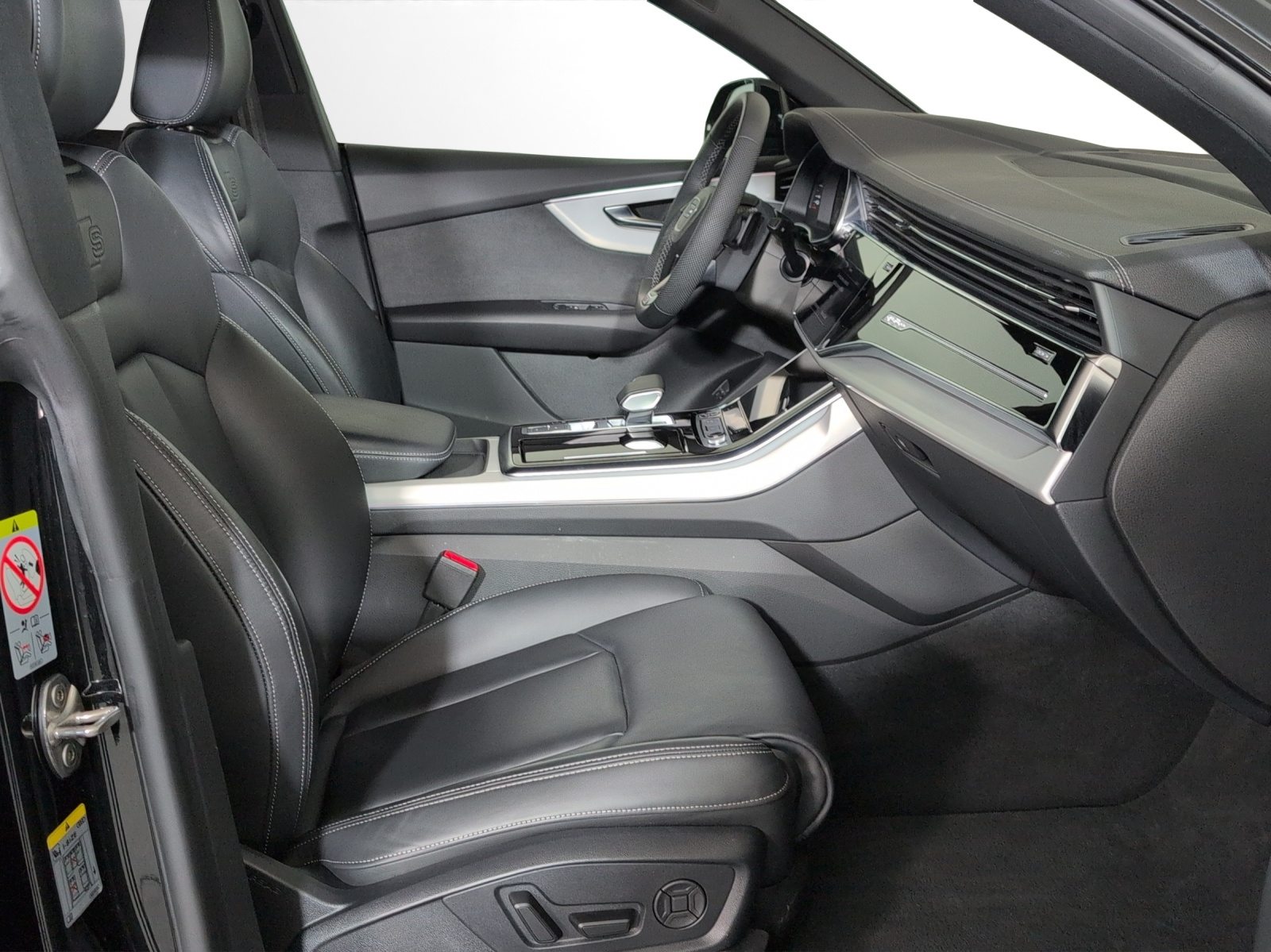 AUDI Q8 SUV 55 TFSI e, Full-Hybrid Petrol/Electric, Second hand / Used, Automatic - 7