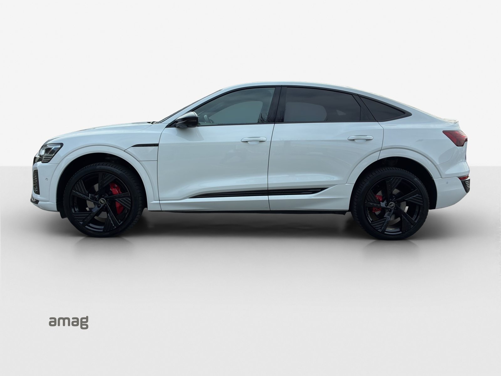 AUDI Q8 Sportback 55 e-tron Black Edition, Elektro, Occasion / Gebraucht, Automatik - 2