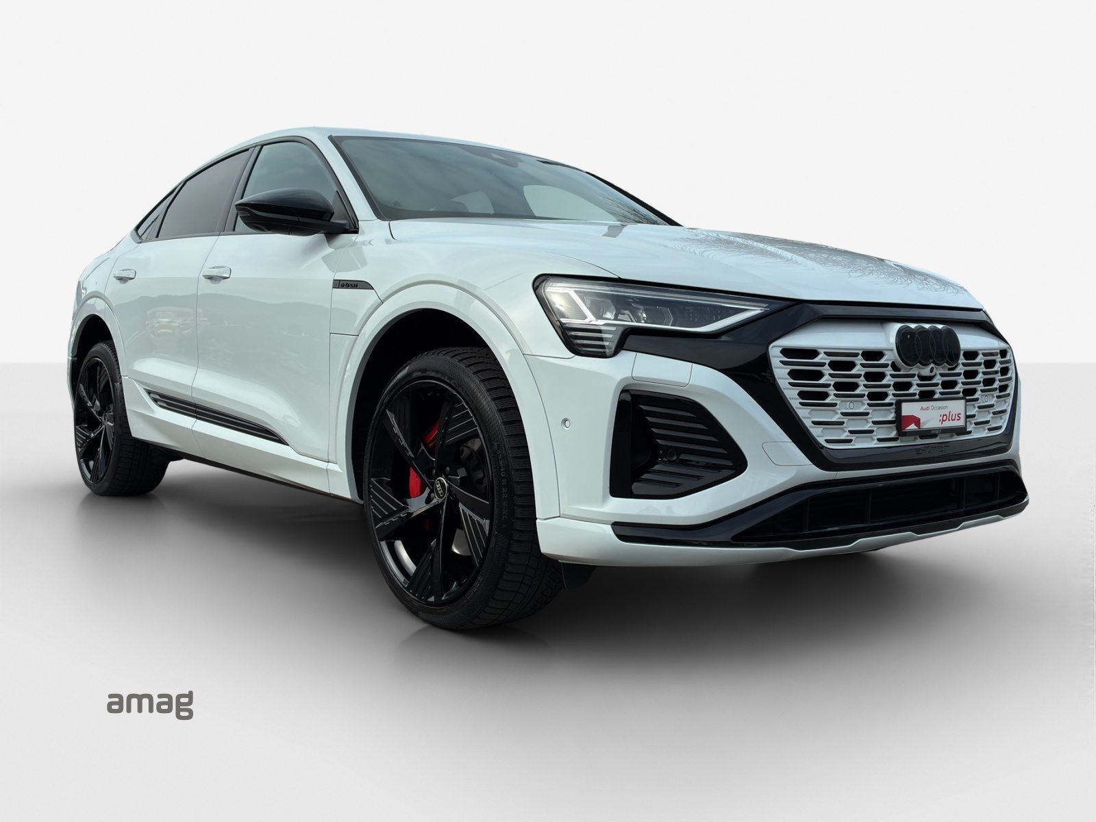 AUDI Q8 Sportback 55 e-tron Black Edition, Elektro, Occasion / Gebraucht, Automatik - 7