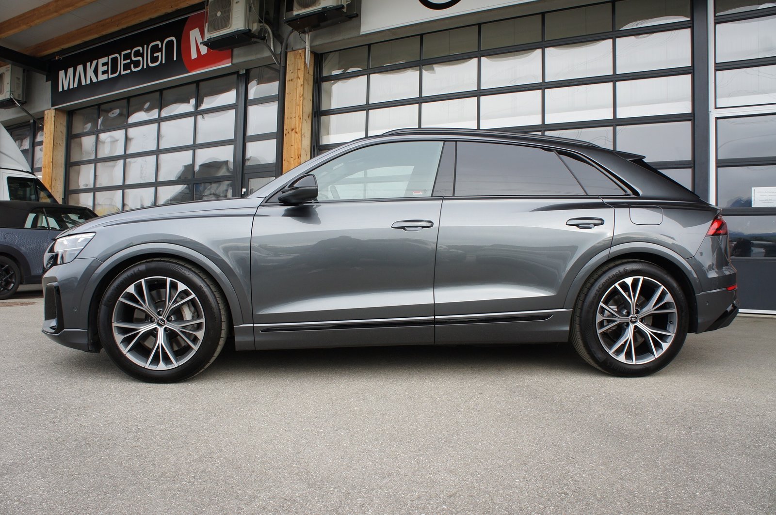 AUDI Q8 55 TFSI e quattro PHEV tiptronic, Plug-in-Hybrid Benzin/Elektro, Occasion / Gebraucht, Automatik - 2