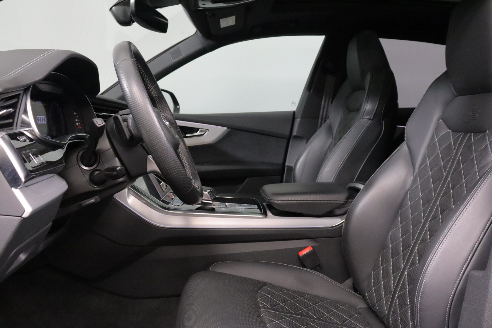AUDI Q8 3.0 55 TFSI quattro T-Tronic, Hybride Léger Essence/Électricité, Occasion / Utilisé, Automatique - 3