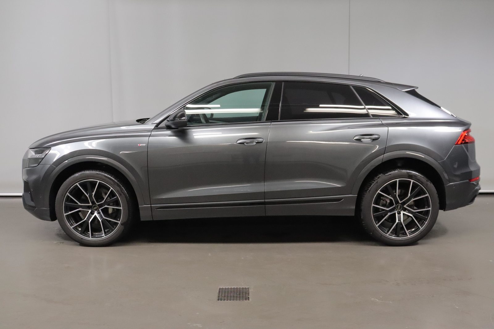AUDI Q8 3.0 55 TFSI quattro T-Tronic, Hybride Léger Essence/Électricité, Occasion / Utilisé, Automatique - 5