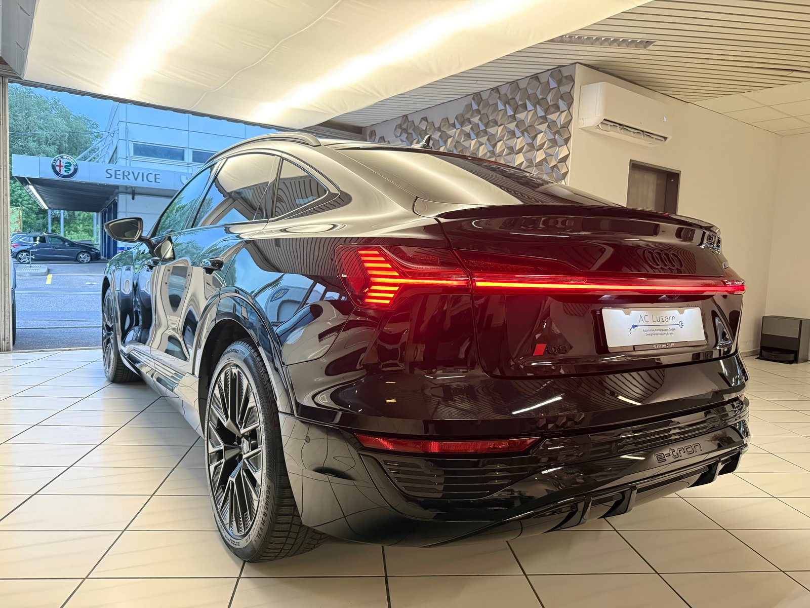 AUDI Q8 Sportback 50 e-tron Black Edition quattro, Elektro, Occasion / Gebraucht, Automatik - 4