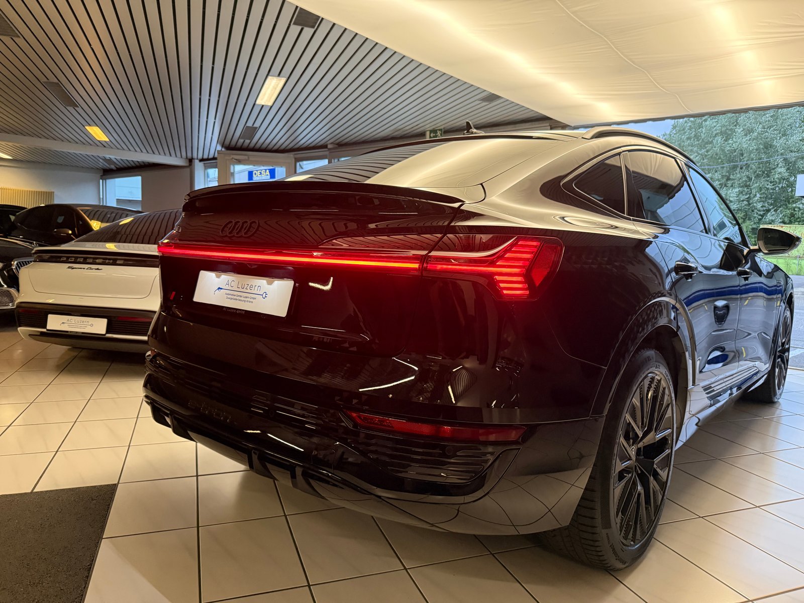 AUDI Q8 Sportback 50 e-tron Black Edition quattro, Elektro, Occasion / Gebraucht, Automatik - 5