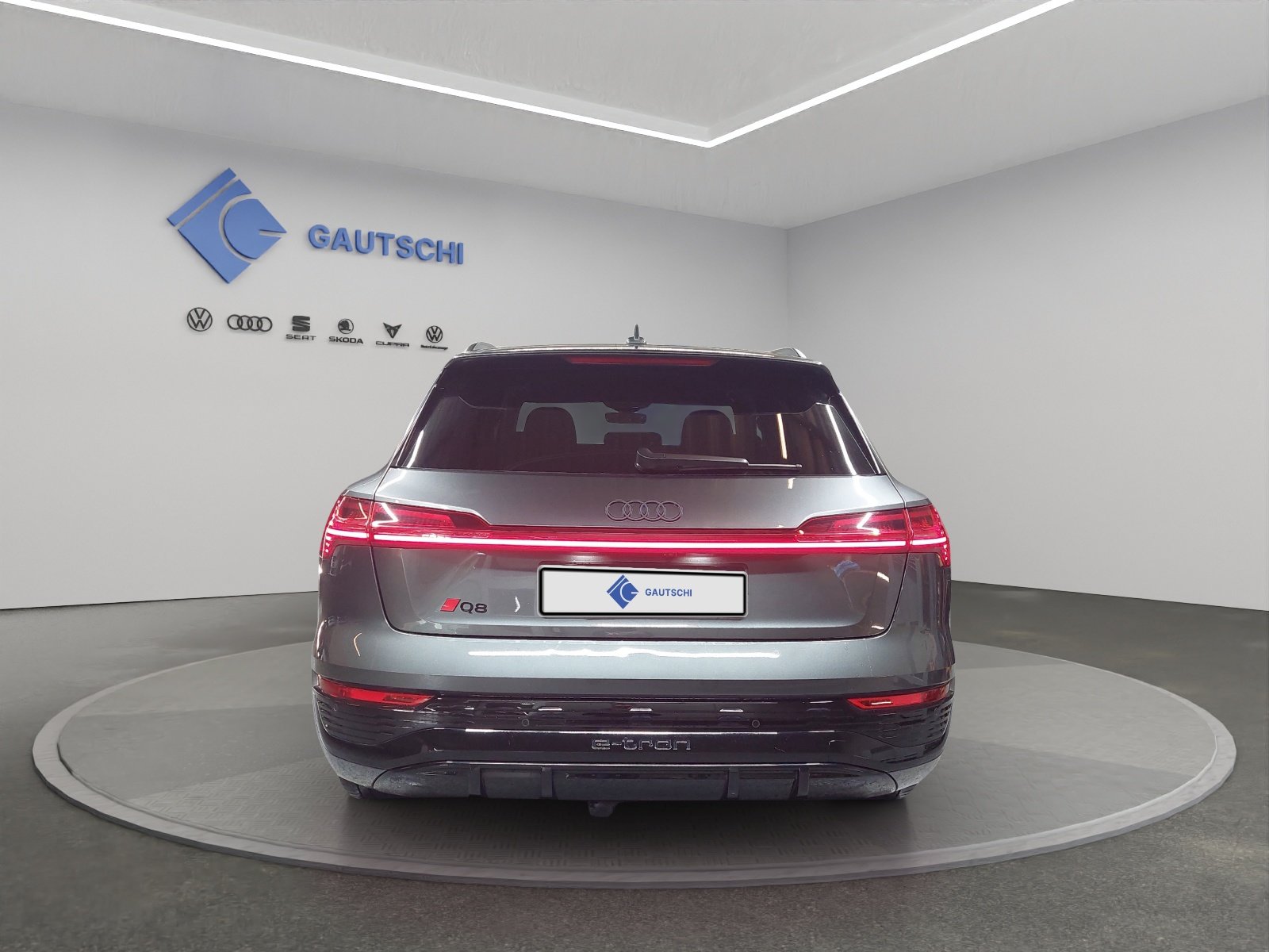 AUDI Q8 50 e-tron S line quattro, Electric, Second hand / Used, Automatic - 4