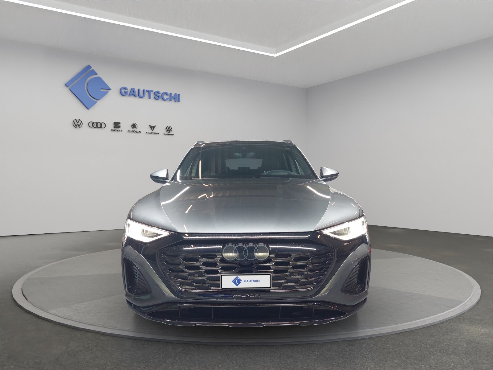 AUDI Q8 50 e-tron S line quattro, Electric, Second hand / Used, Automatic - 5