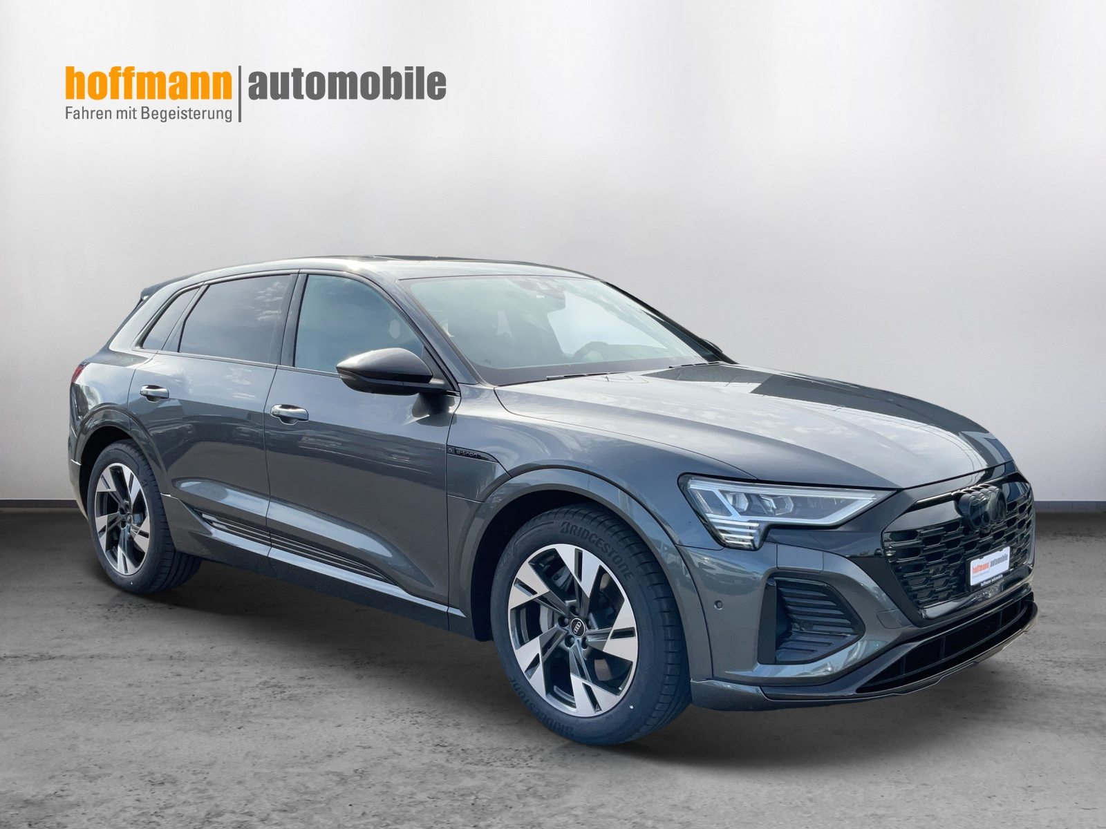AUDI Q8 50 e-tron S line, Electric, Second hand / Used, Automatic - 3