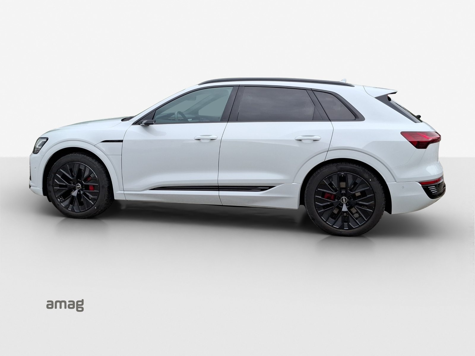 AUDI Q8 55 e-tron S line, Elektro, Occasion / Gebraucht, Automatik - 2