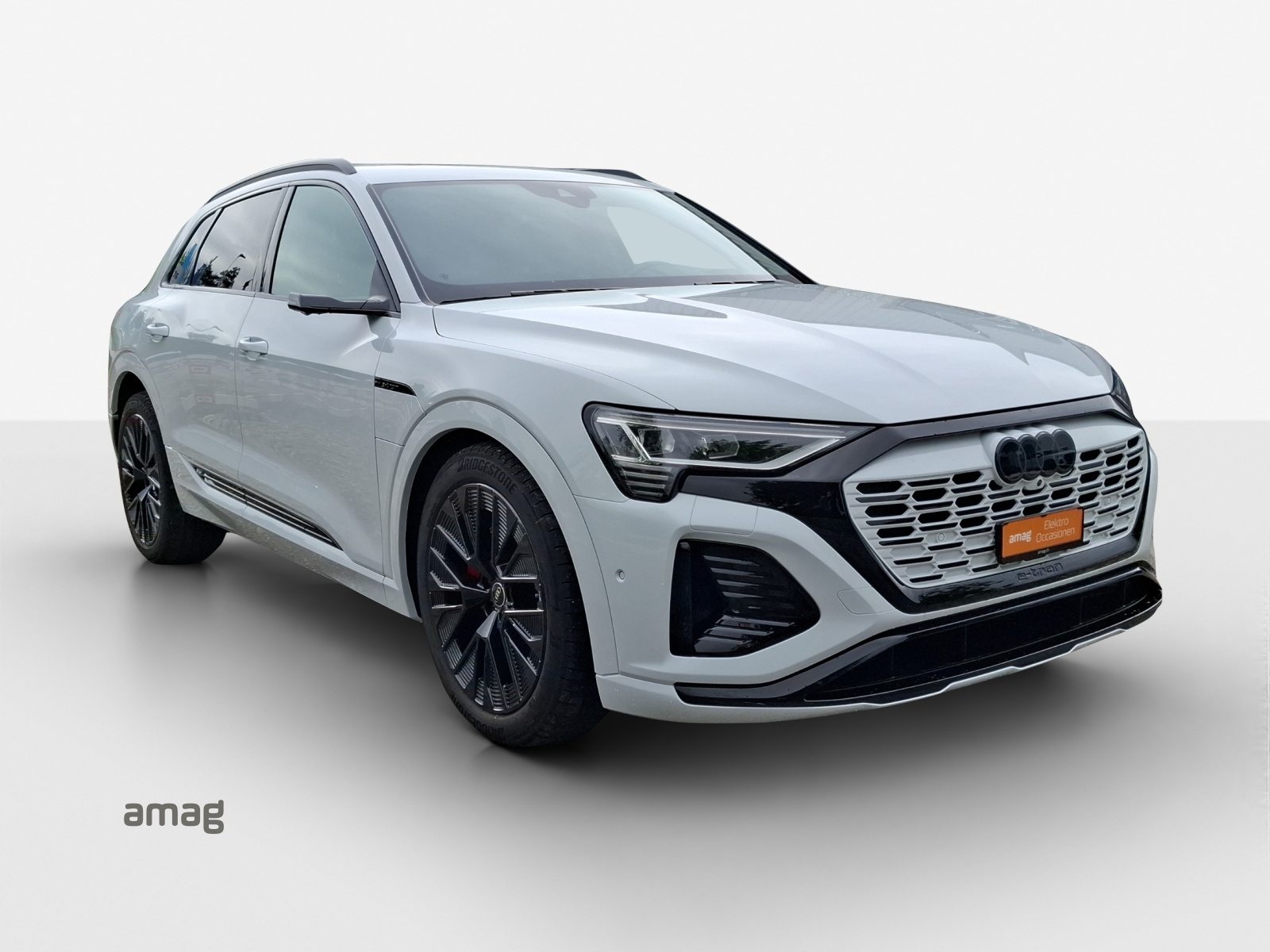 AUDI Q8 55 e-tron S line, Elektro, Occasion / Gebraucht, Automatik - 7