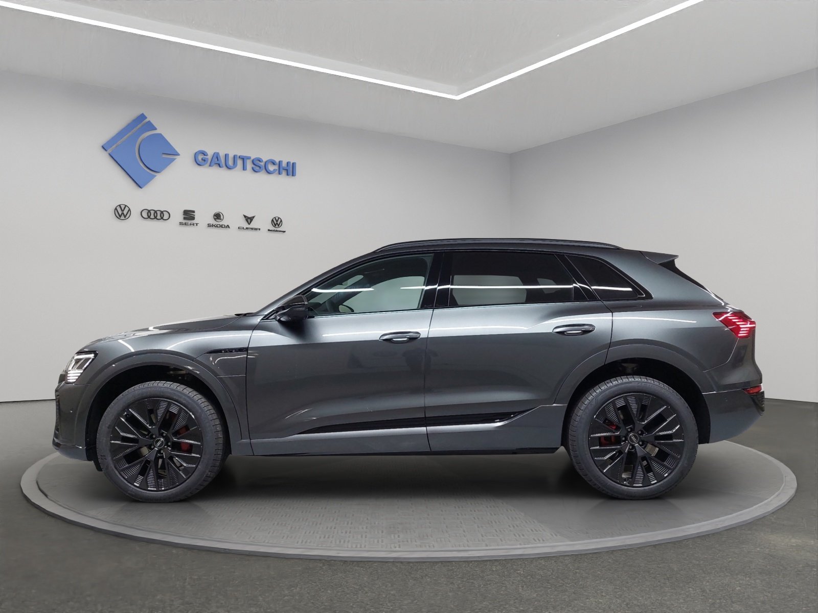 AUDI Q8 50 e-tron Black Edition quattro, Électrique, Occasion / Utilisé, Automatique - 2