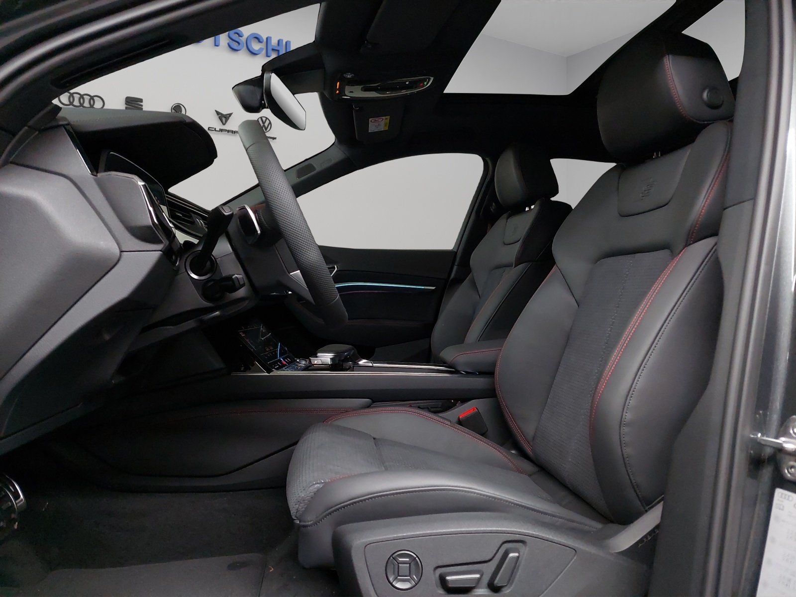 AUDI Q8 50 e-tron Black Edition quattro, Électrique, Occasion / Utilisé, Automatique - 6