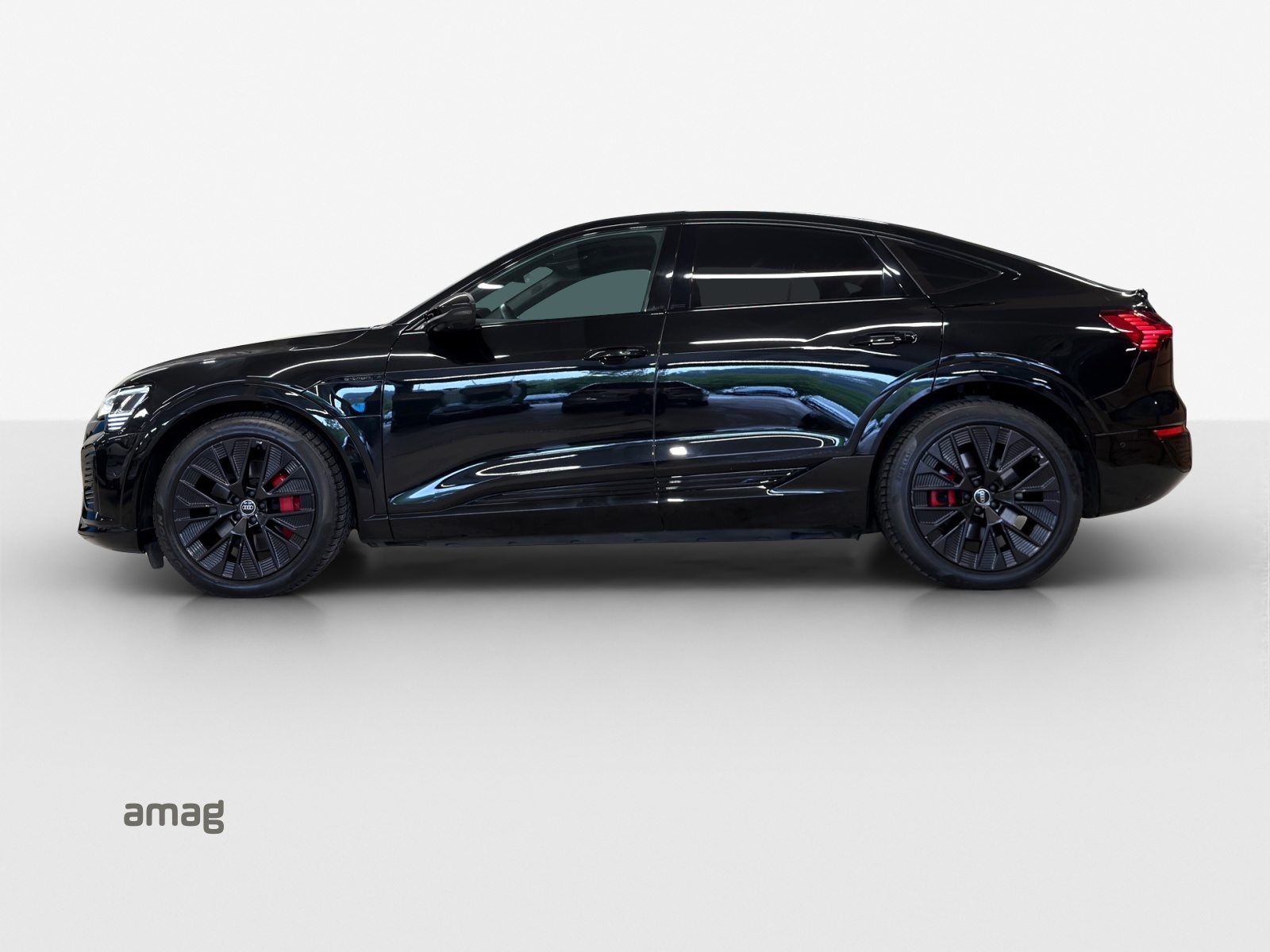 AUDI Q8 Sportback 50 e-tron Black Edition, Elektro, Occasion / Gebraucht, Automatik - 2