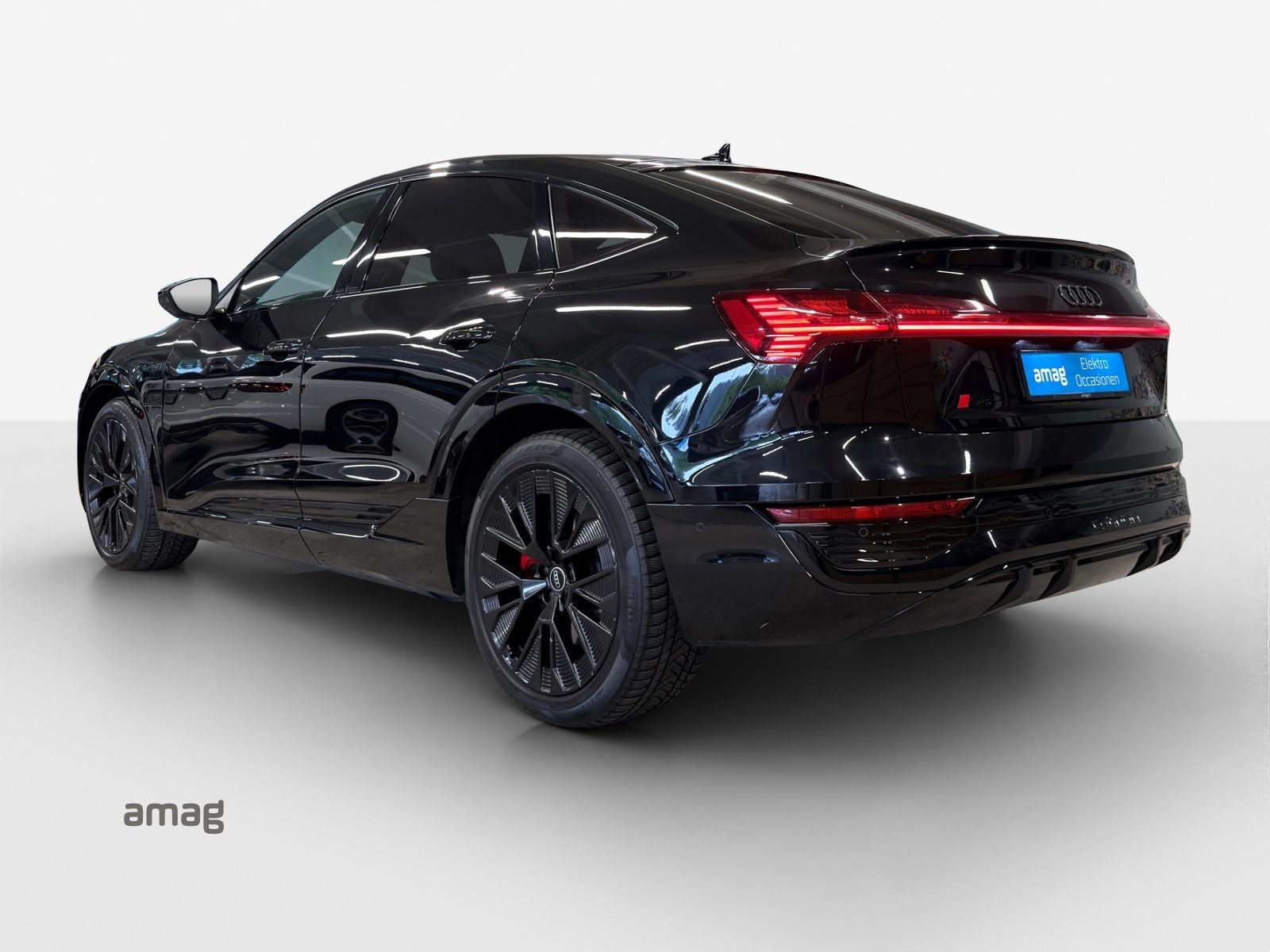 AUDI Q8 Sportback 50 e-tron Black Edition, Elektro, Occasion / Gebraucht, Automatik - 3